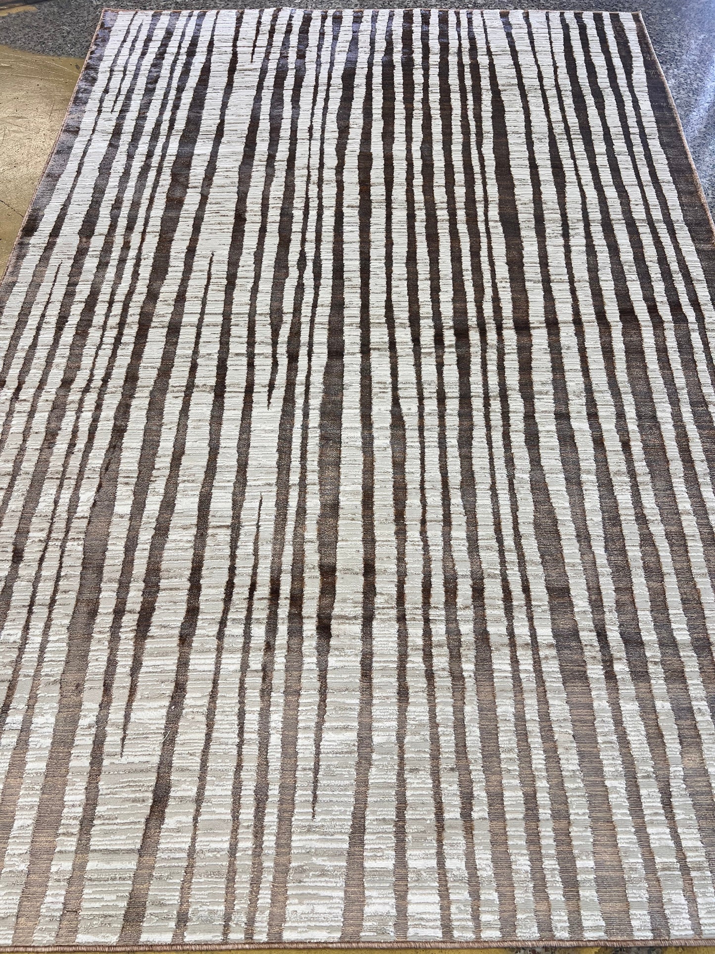Abstract Striped Viscose Rug – Cream with Two-Tone Bronze Accents - KAI 210