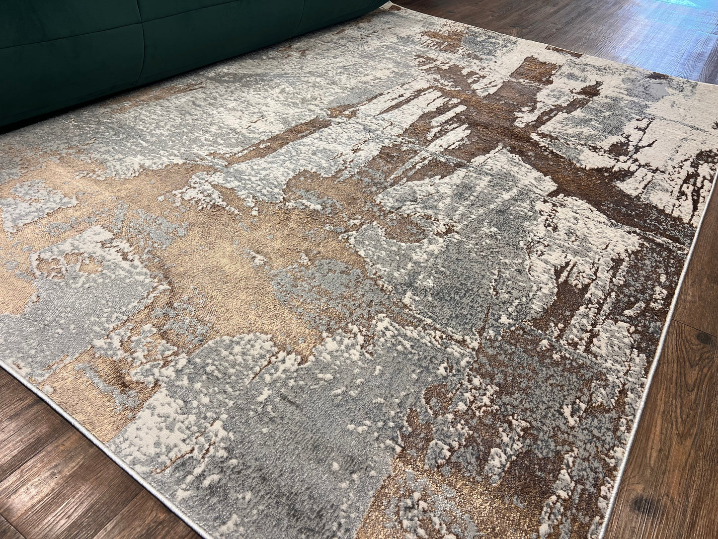 Contemporary Viscose Rug – Light Grey & Gold Accents with Two-Tone Copper Bronze Abstract Design - KAI 213