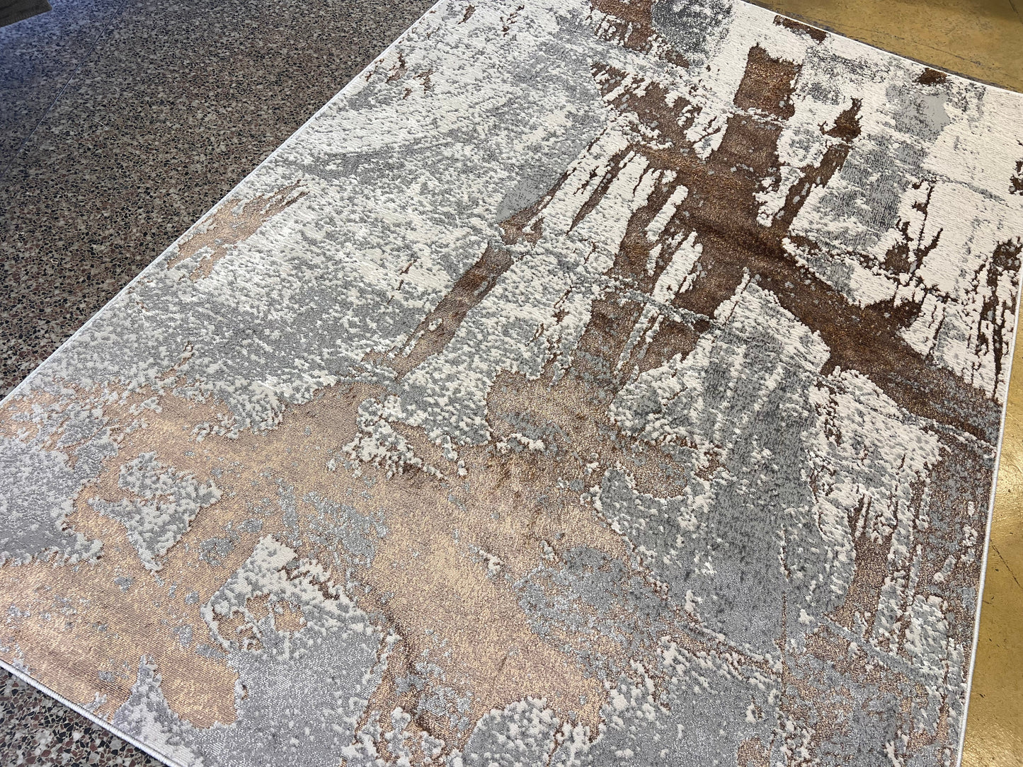 Contemporary Viscose Rug – Light Grey & Gold Accents with Two-Tone Copper Bronze Abstract Design - KAI 213