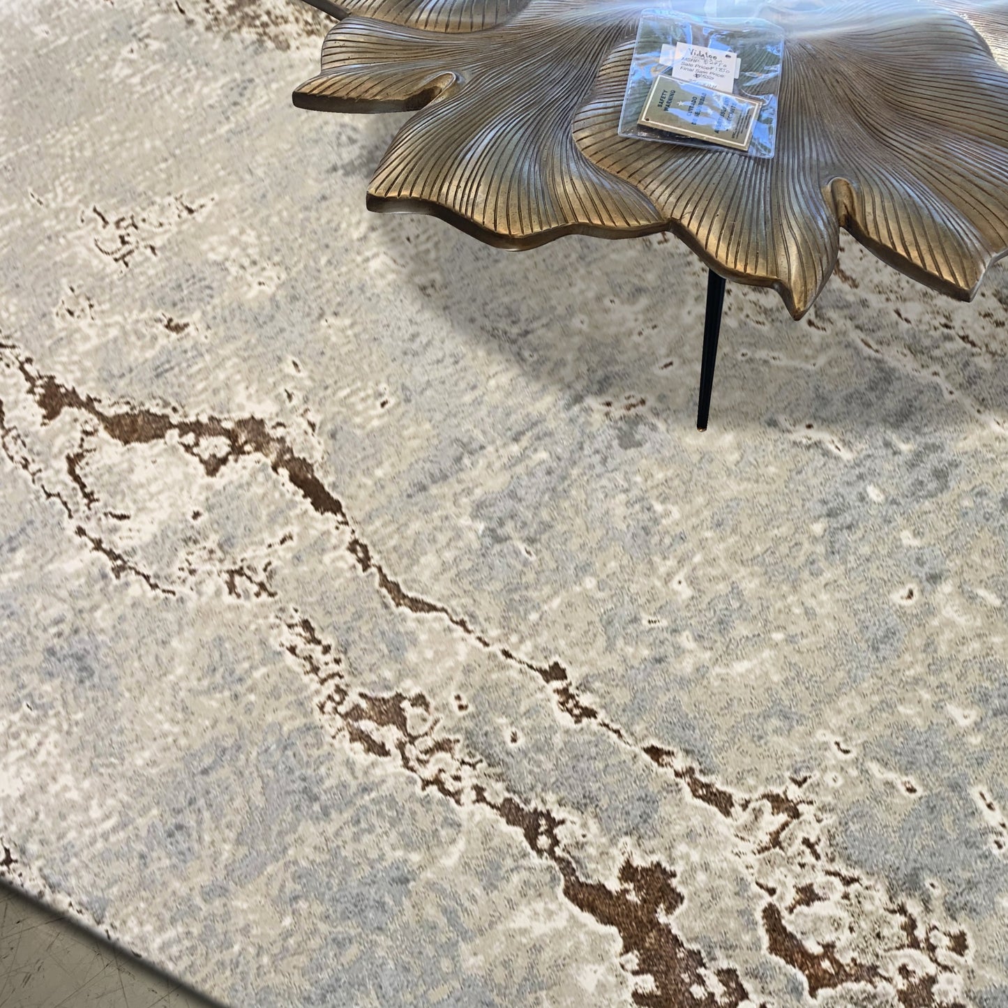 Polyester Gray/Silver Shiny Viscose Blend Abstract Design Rug/Carpet - Style# Maximus 232 - Color-Changing Flat Weave Rug