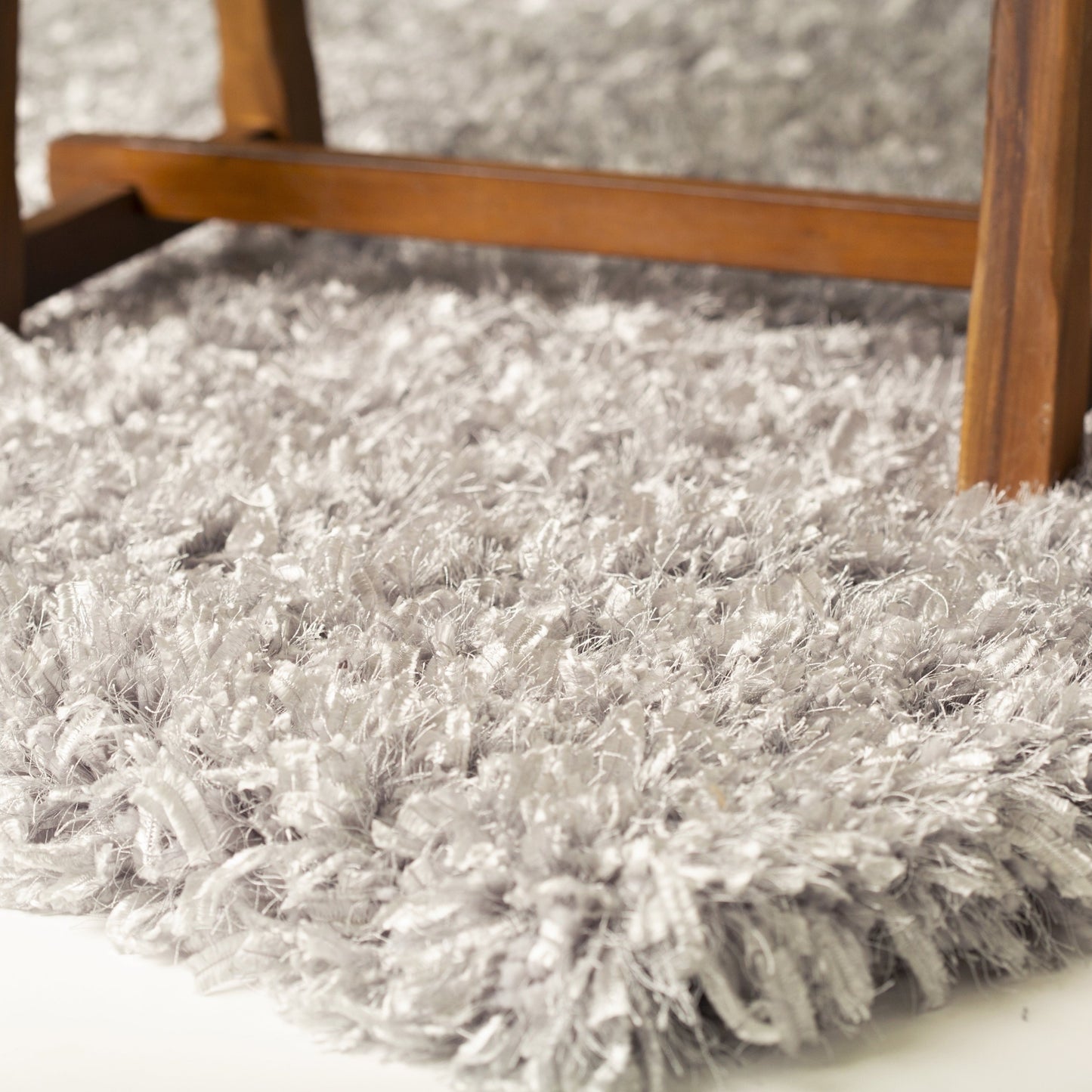 Crystal Shine Shag Plush Fluffy Ribbon Area Rug/ Carpet White