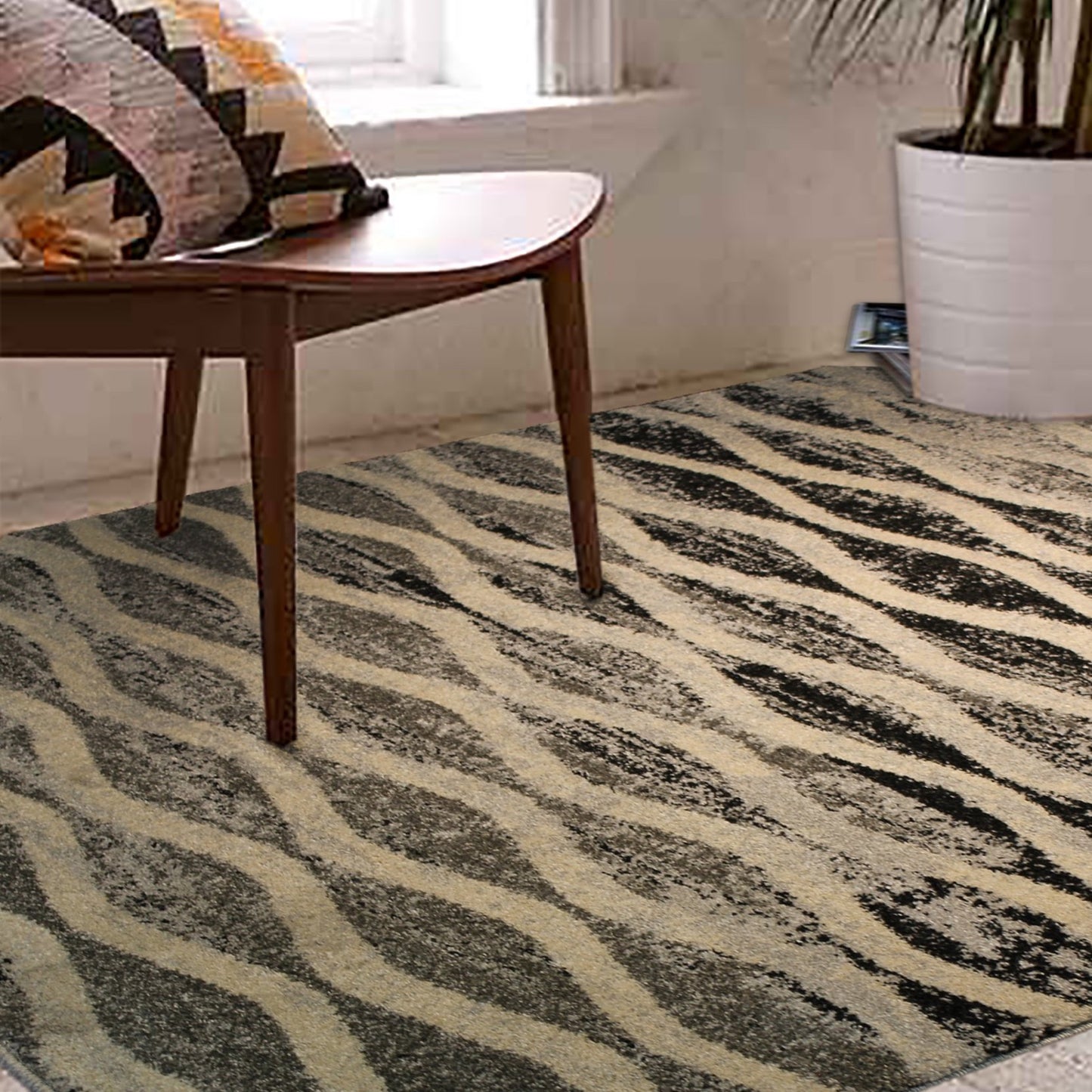 Plush Gray Tone Curve Design Area Rug/ Area Rug