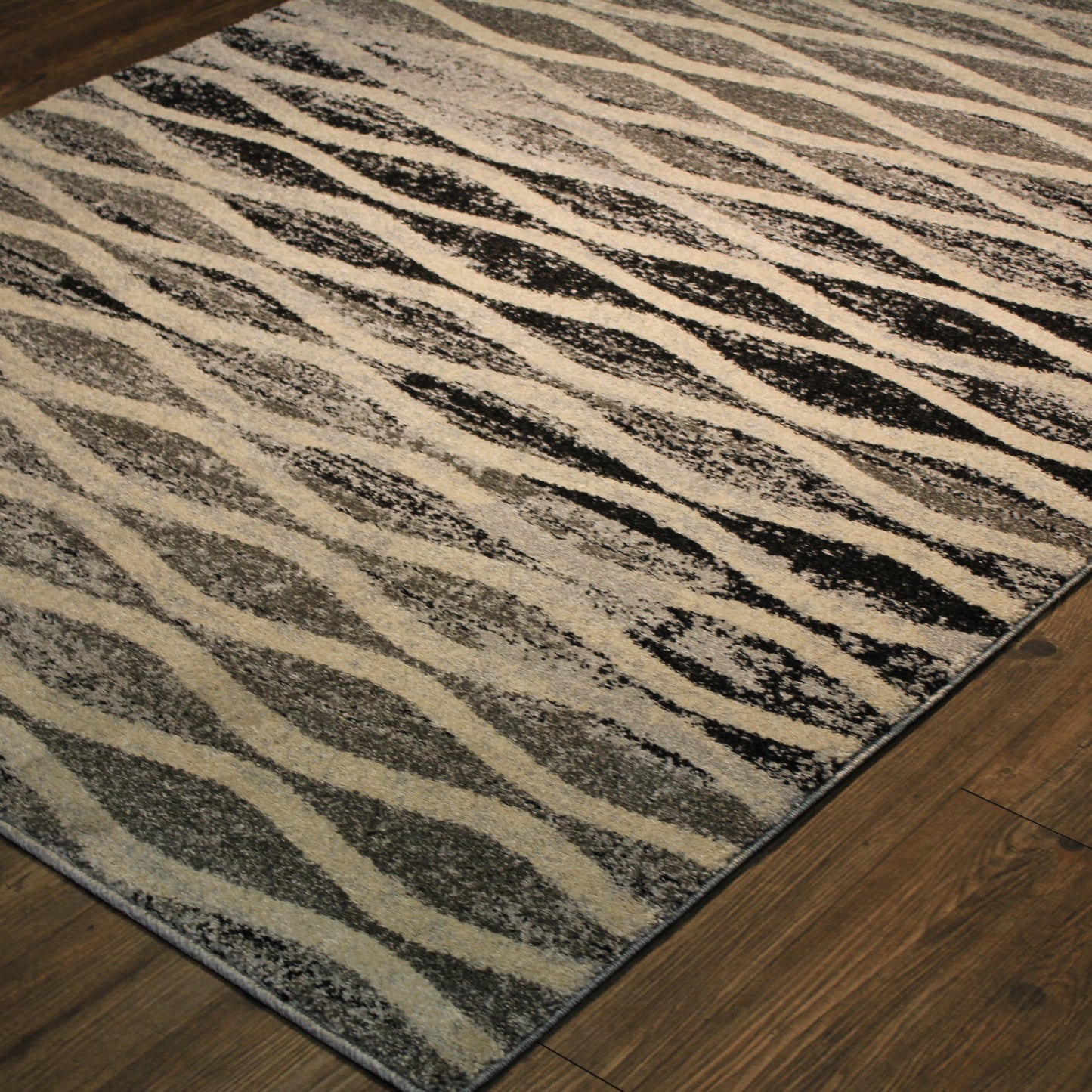 Plush Gray Tone Curve Design Area Rug/ Area Rug