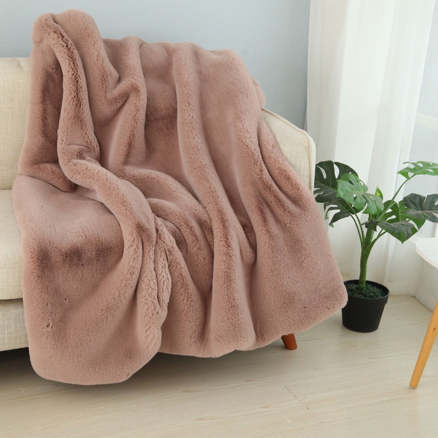 Chinchilla Faux Fur Throw Pink Rose