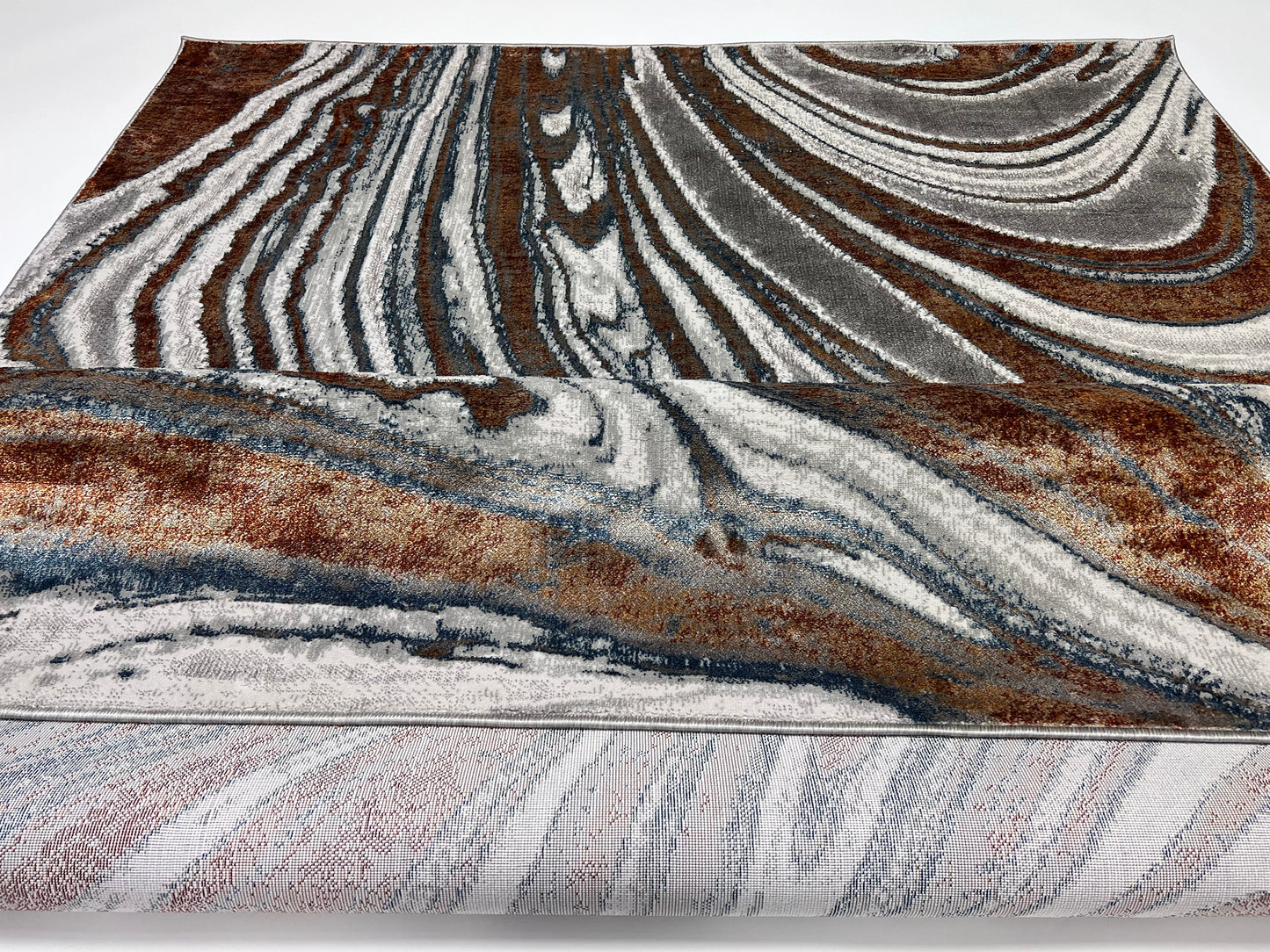 Chromatic Transformation: Foldable Flat Weave Area Rug with Shifting Hue