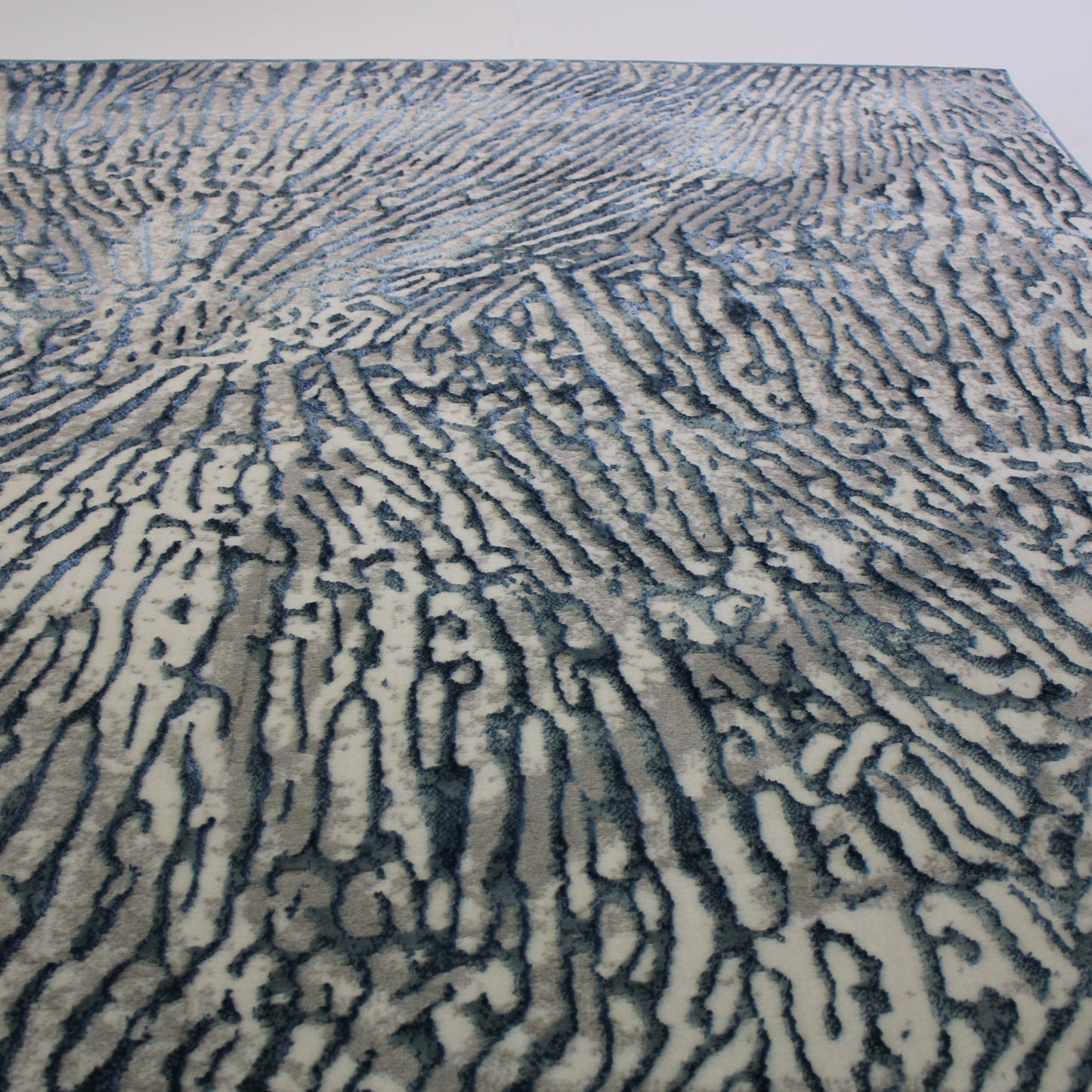 Soft Shiny Cozy Comfort Abstract Navy Blue Ivory Design Area Rug/ Carpet