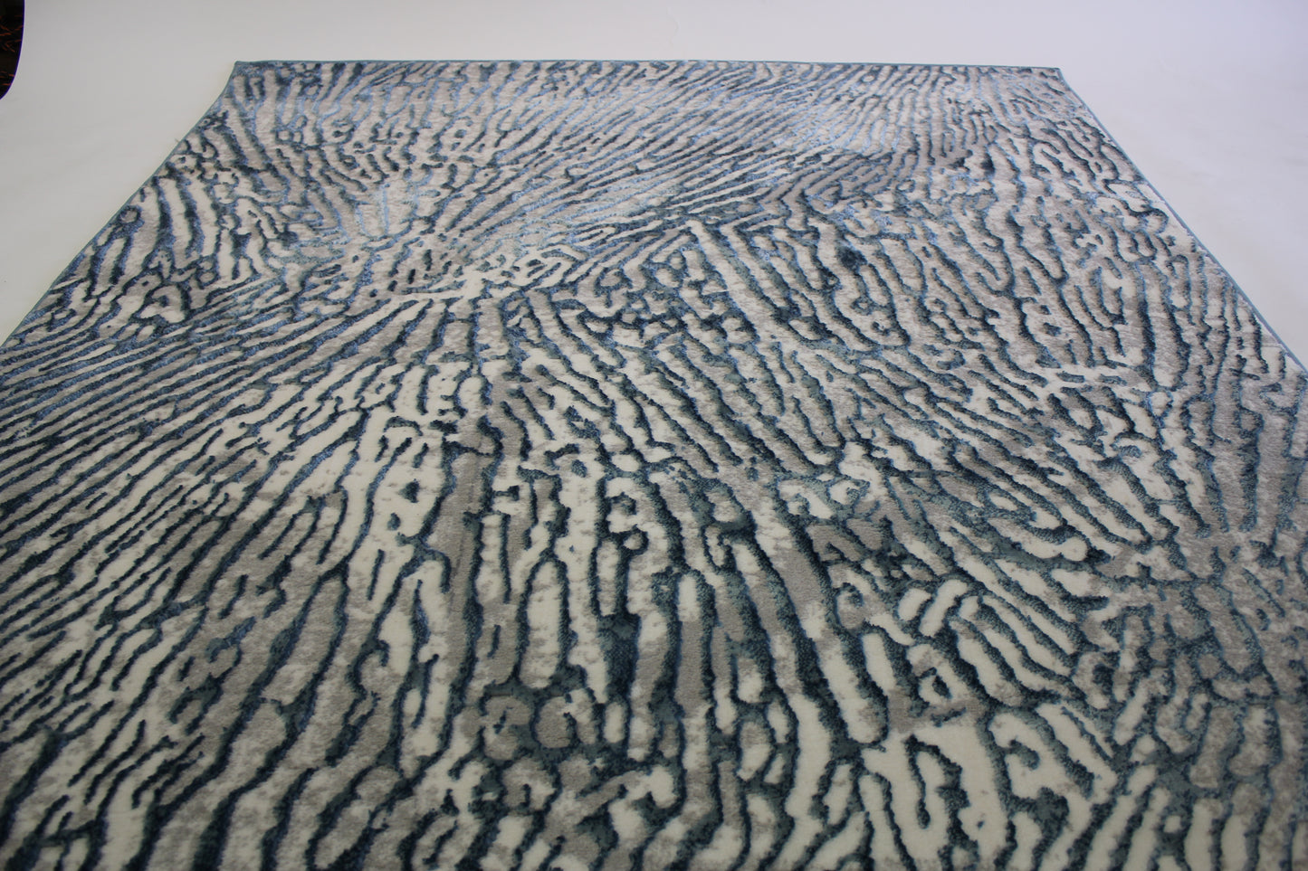 Soft Shiny Cozy Comfort Abstract Navy Blue Ivory Design Area Rug/ Carpet