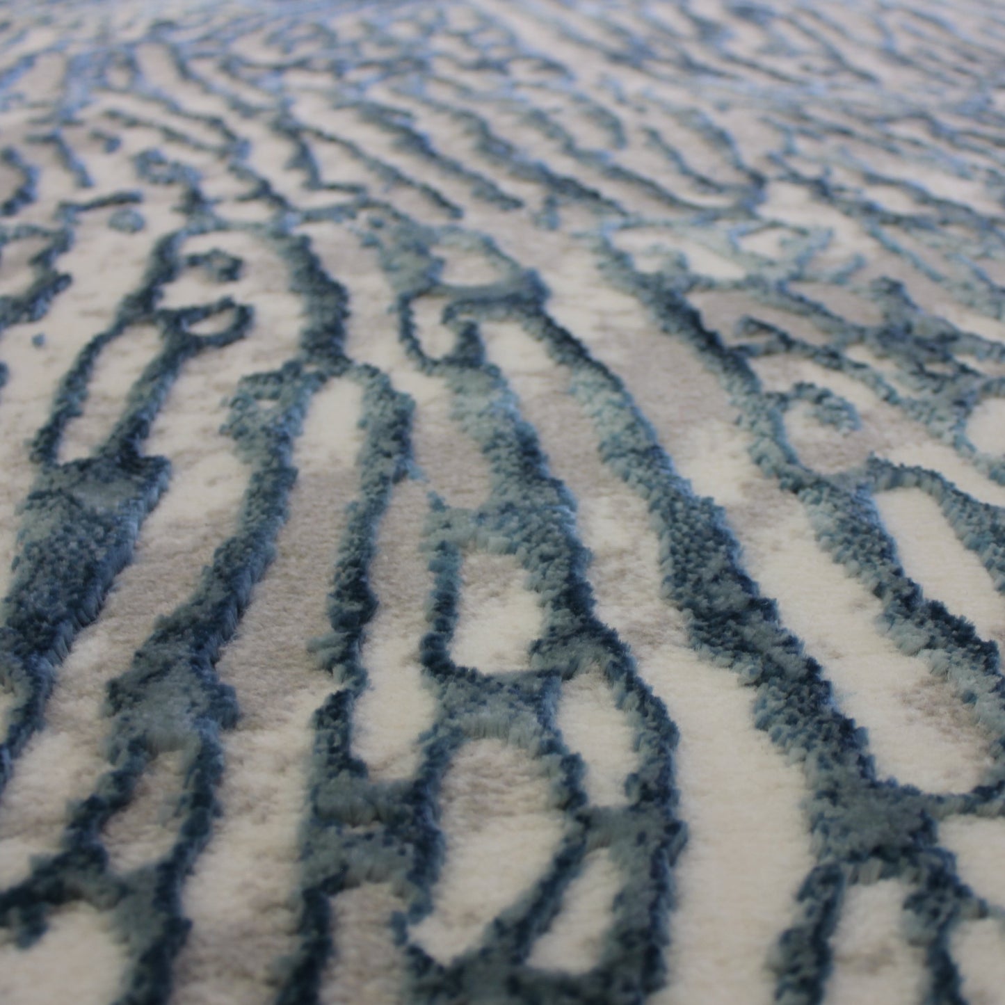 Soft Shiny Cozy Comfort Abstract Navy Blue Ivory Design Area Rug/ Carpet