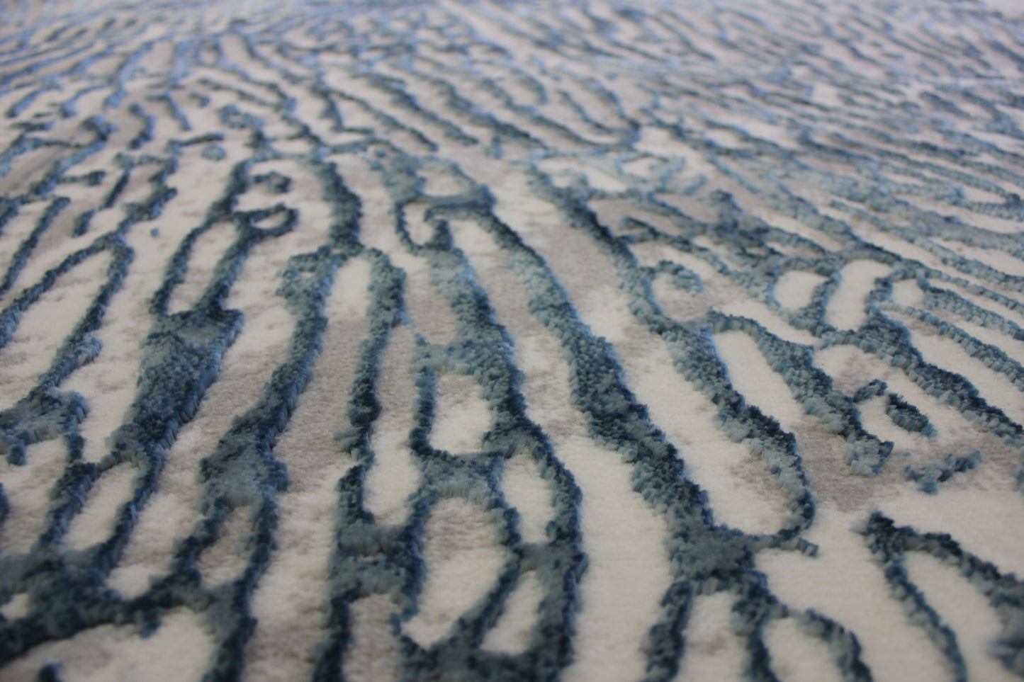Soft Shiny Cozy Comfort Abstract Navy Blue Ivory Design Area Rug/ Carpet