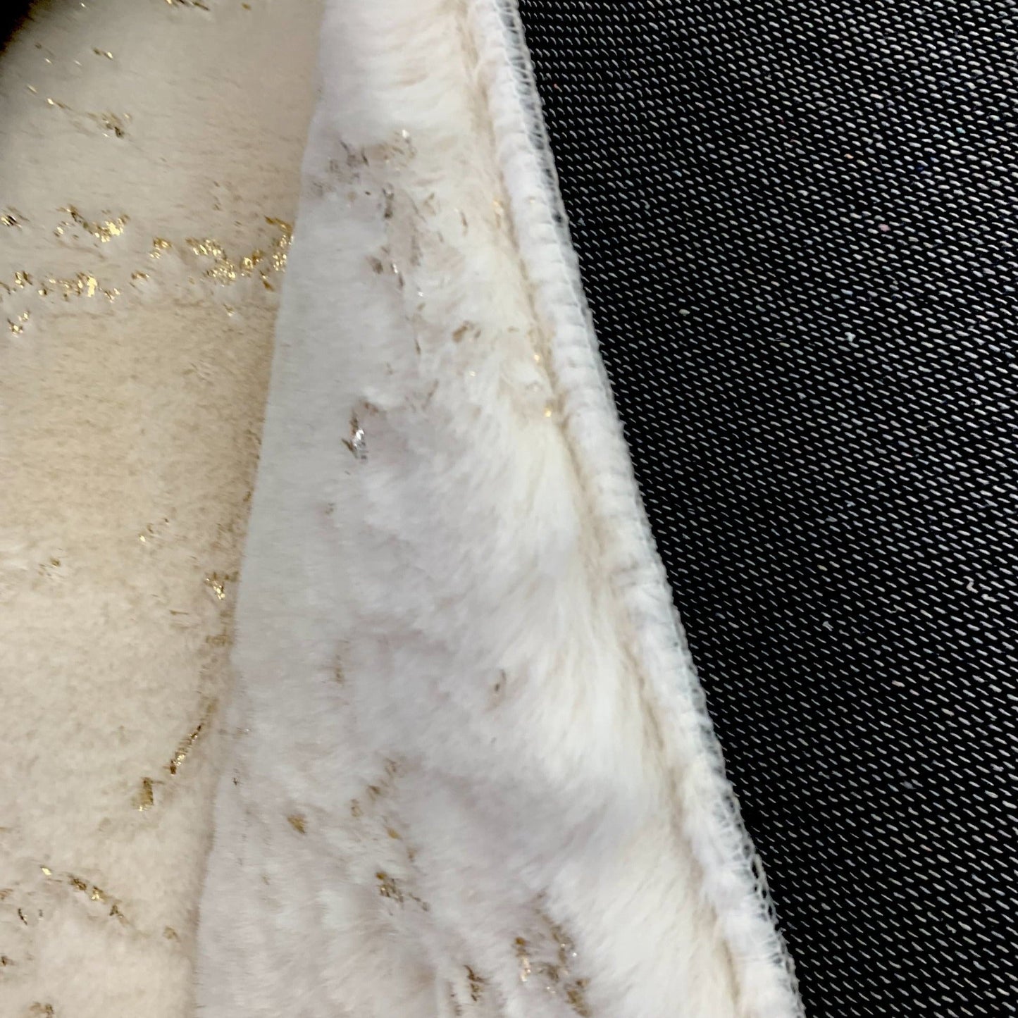 Golden White Shimmery Soft Cozy Fuzzy Faux Fur Area Rug/Carpet