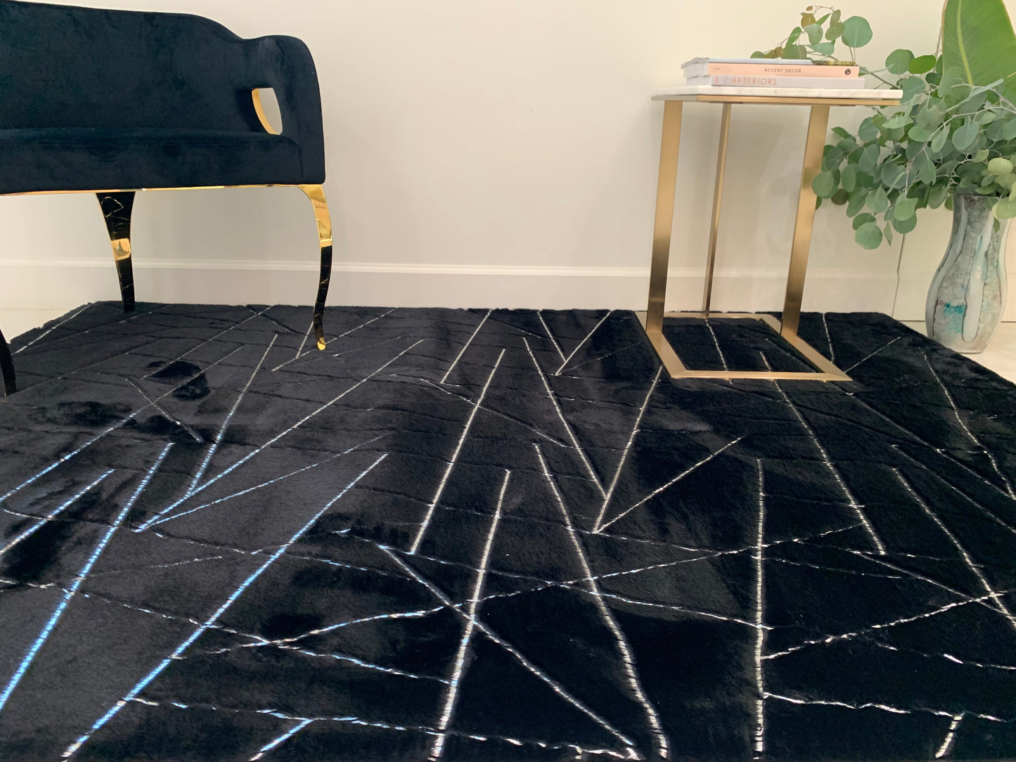 Black Line Design Faux Fur Metallic Silver Shimmery Rug / Carpet