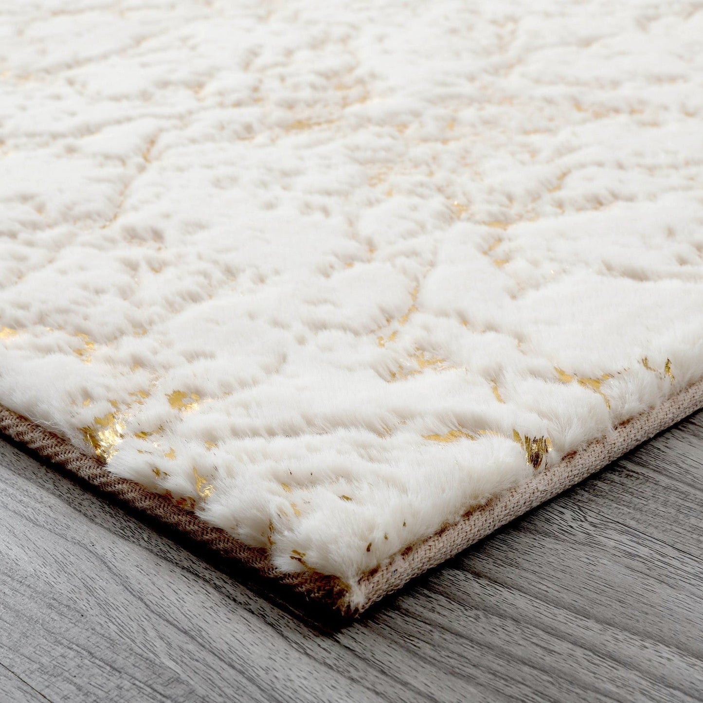 Golden White Shimmery Soft Cozy Fuzzy Faux Fur Area Rug/Carpet