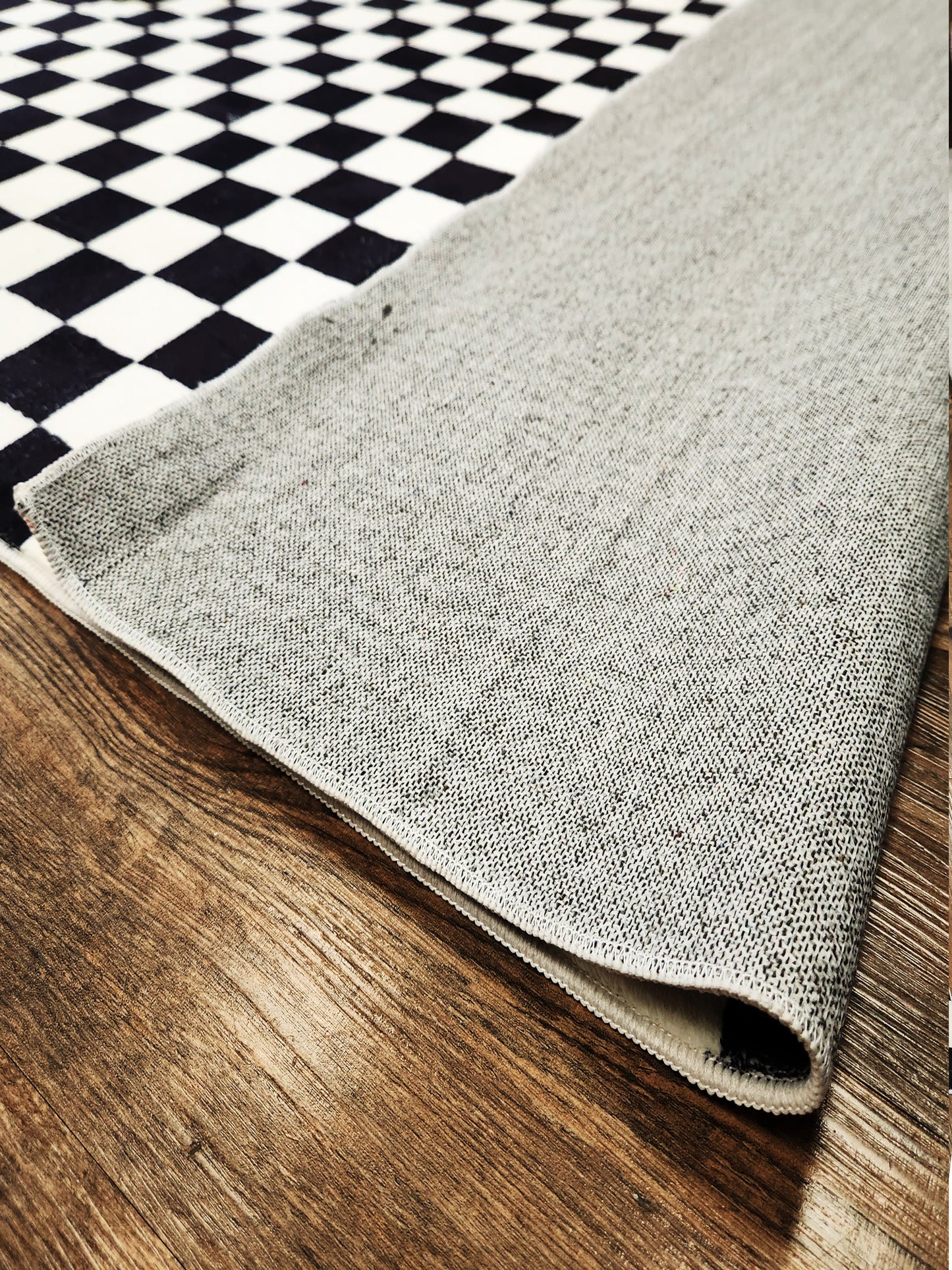 Foldable Anti-Slip Polyester Area Rug | Style# SHAH-30 - Elevate Your Space