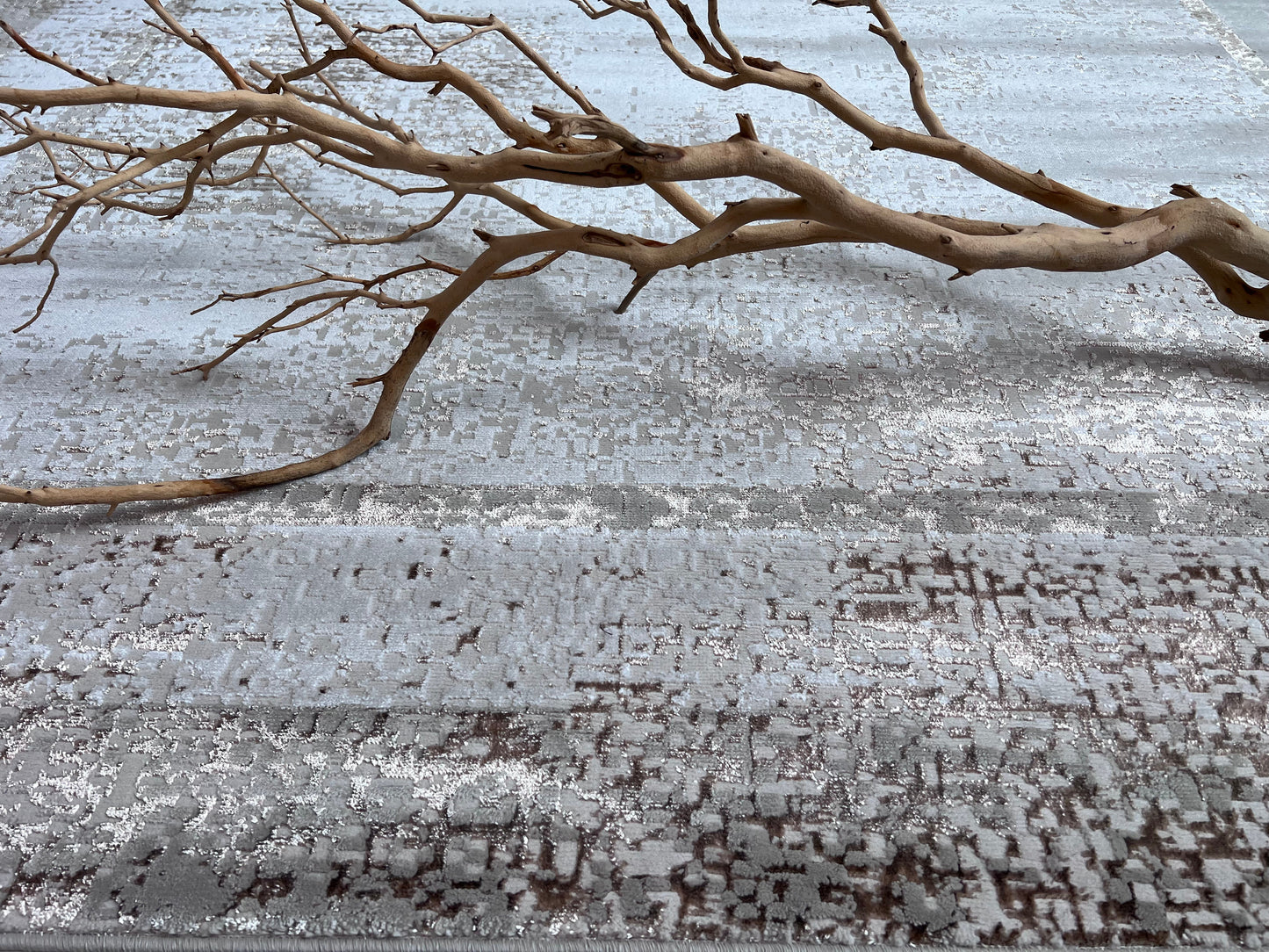 Polyester Silver with Gold Viscose Blend Border Design Rug/Carpet - Style# Maximus 245 - Color-Changing Flat Weave Rug