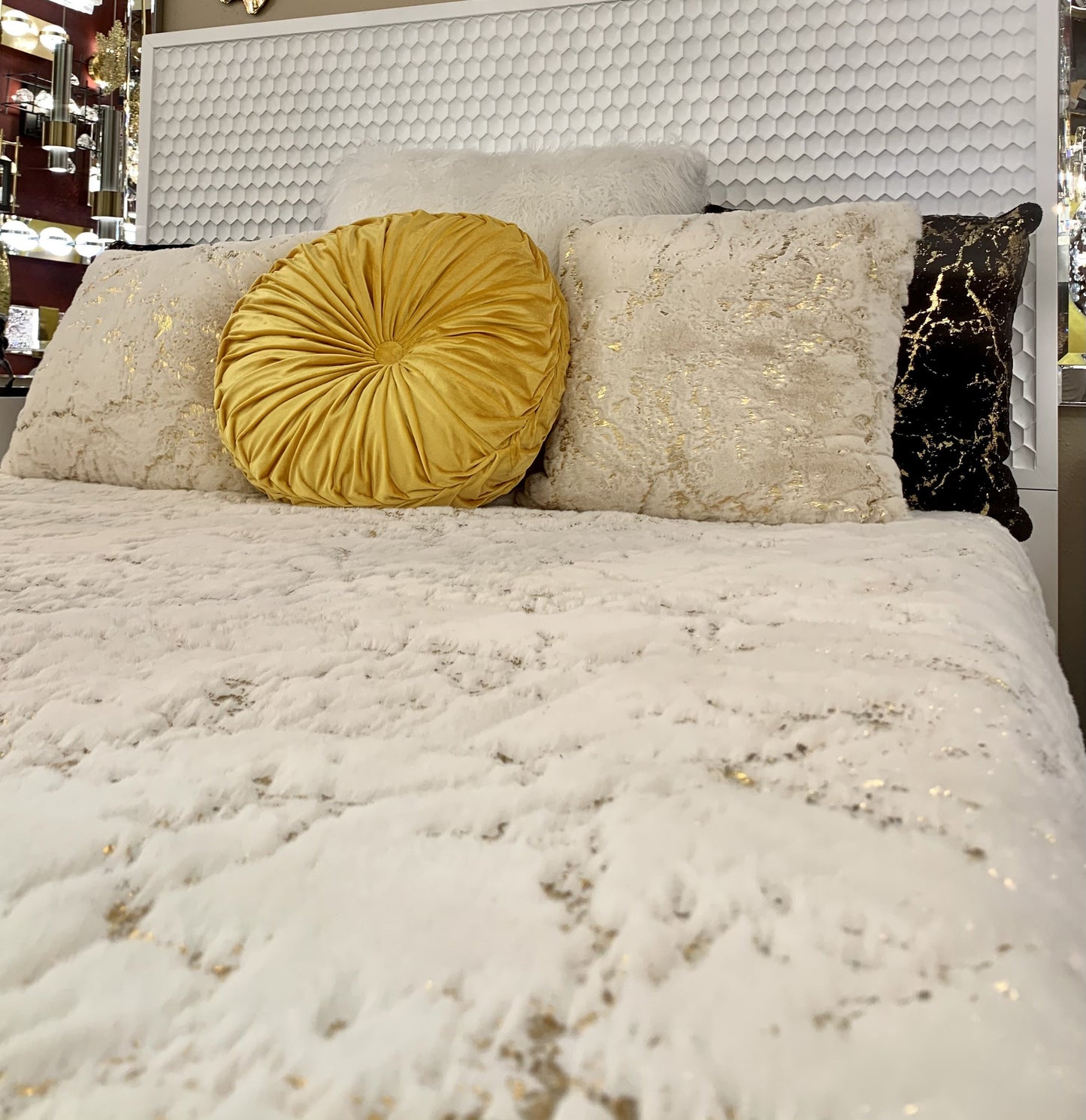 Golden Faux Fur Shine Cozy Shimmery Soft Fuzzy Blanket/ Coverlet/Quilt Cal King/Eastern King