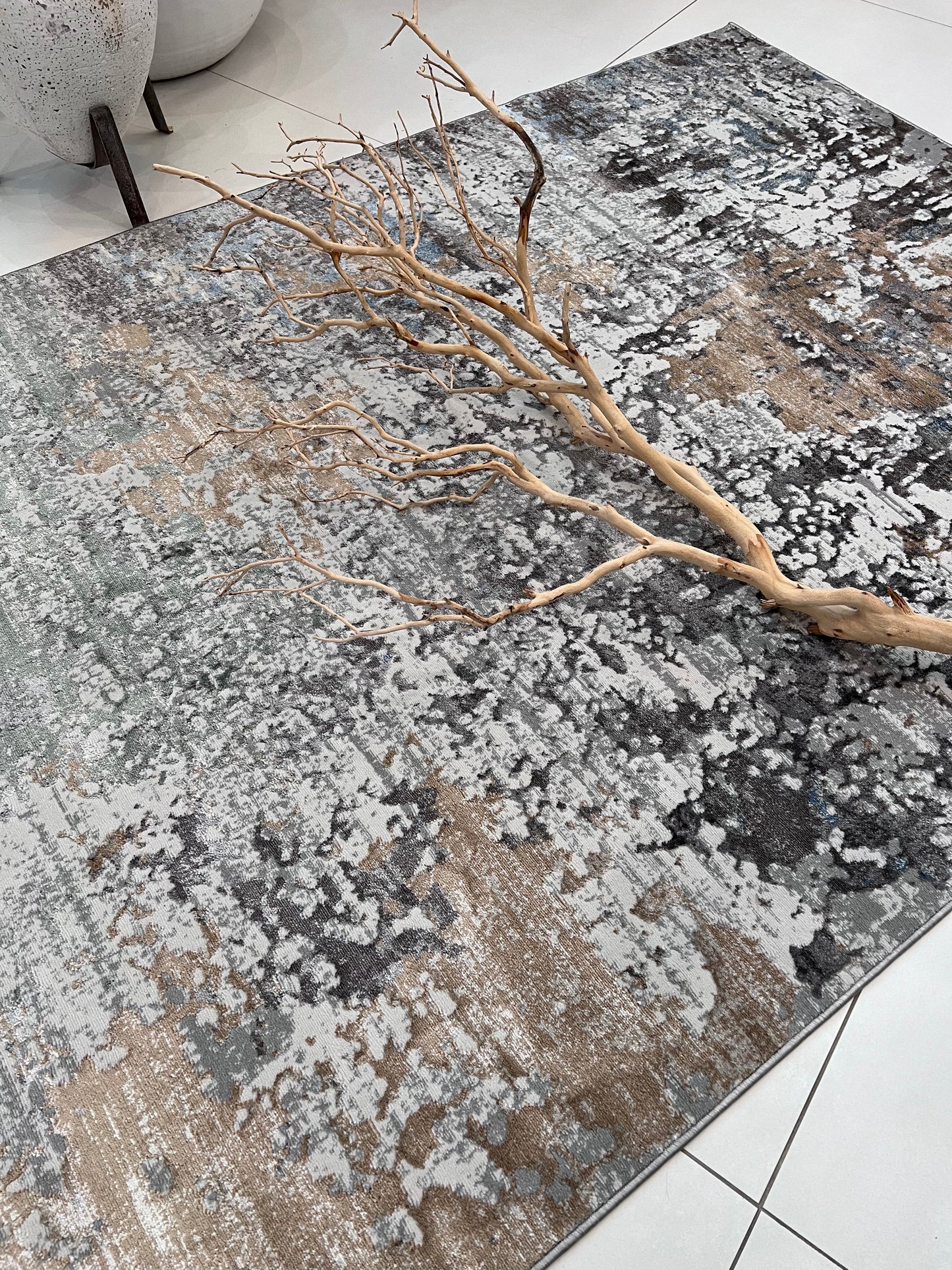 Dynamic Color-Shifting Foldable Flat Weave Area Rug for Stylish Interiors