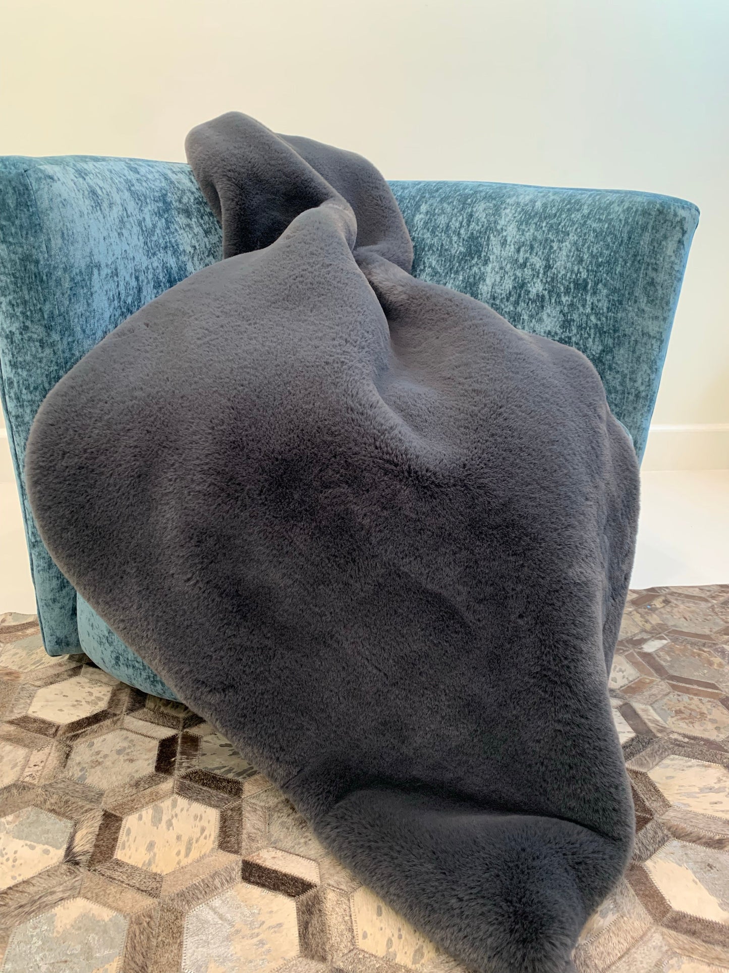 Soft Cozy Faux Fur Blanket/ Coverlet/ Bedspread/ Throw/ Bedcover/ Quilt