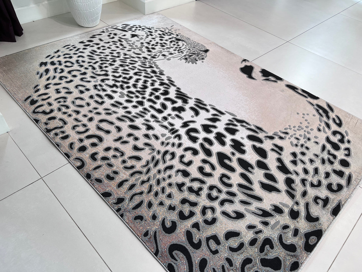Transformative Shifting Hues: Foldable Flat Weave Area Rug for Dynamic Interiors