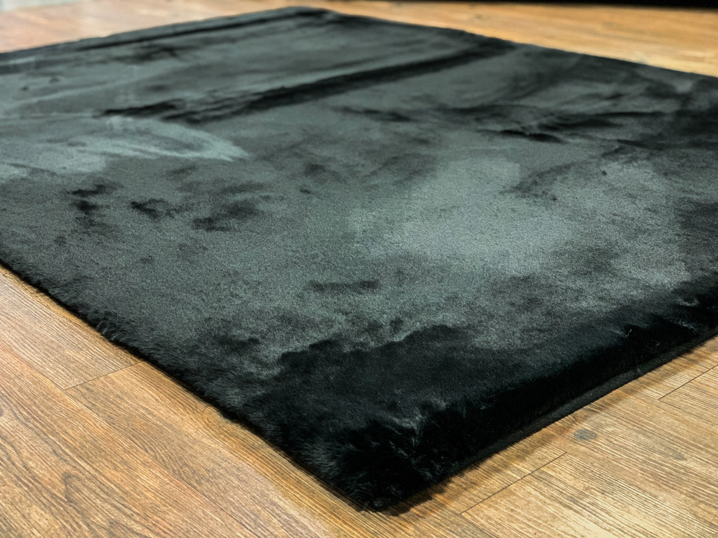 Machine-Made Faux Fur Rug