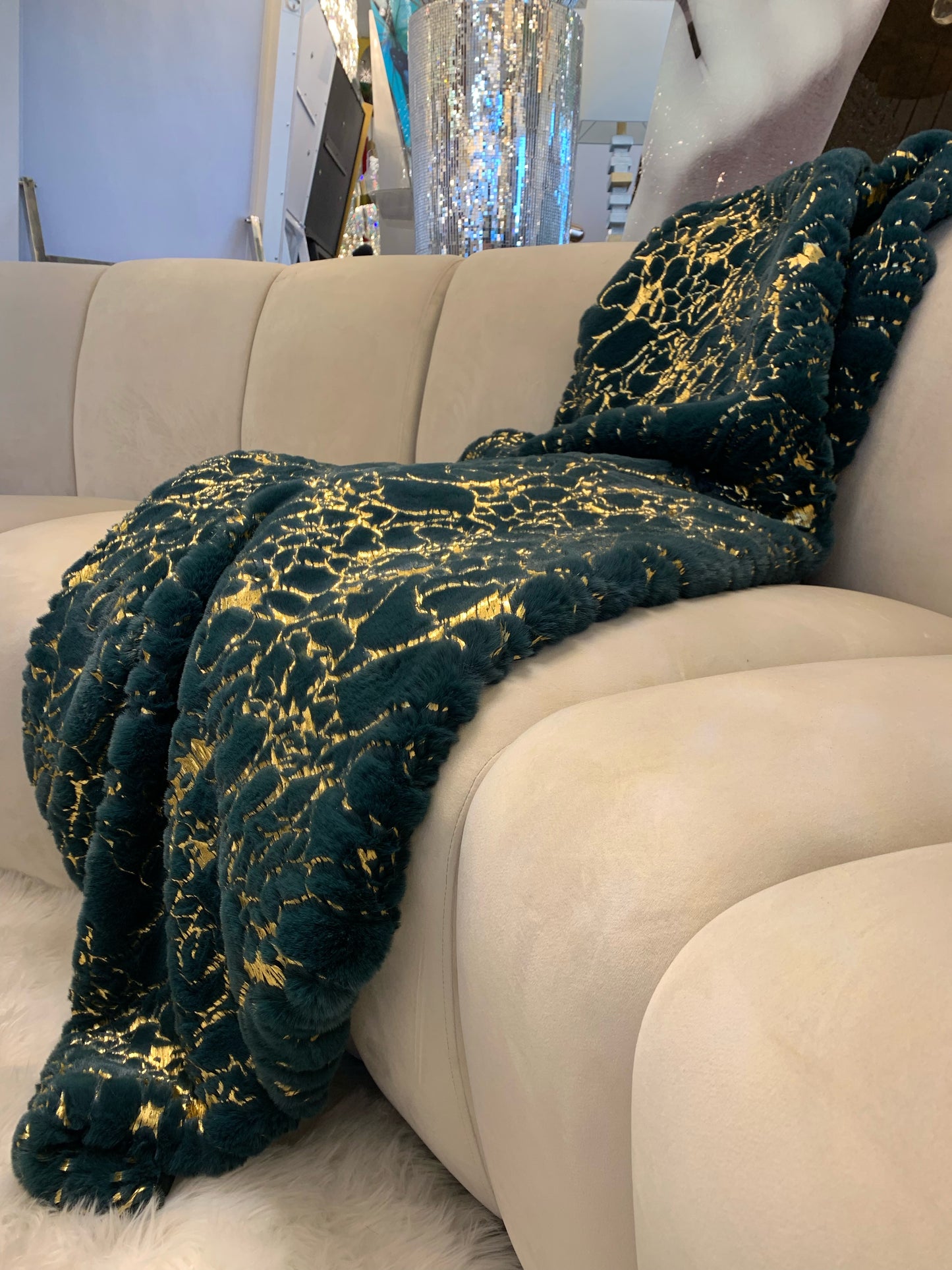 Golden Faux Fur Shine Cozy Shimmery Soft Fuzzy Blanket/ Coverlet/ Quilt/ Throw/ Bedspread/ Bedcover