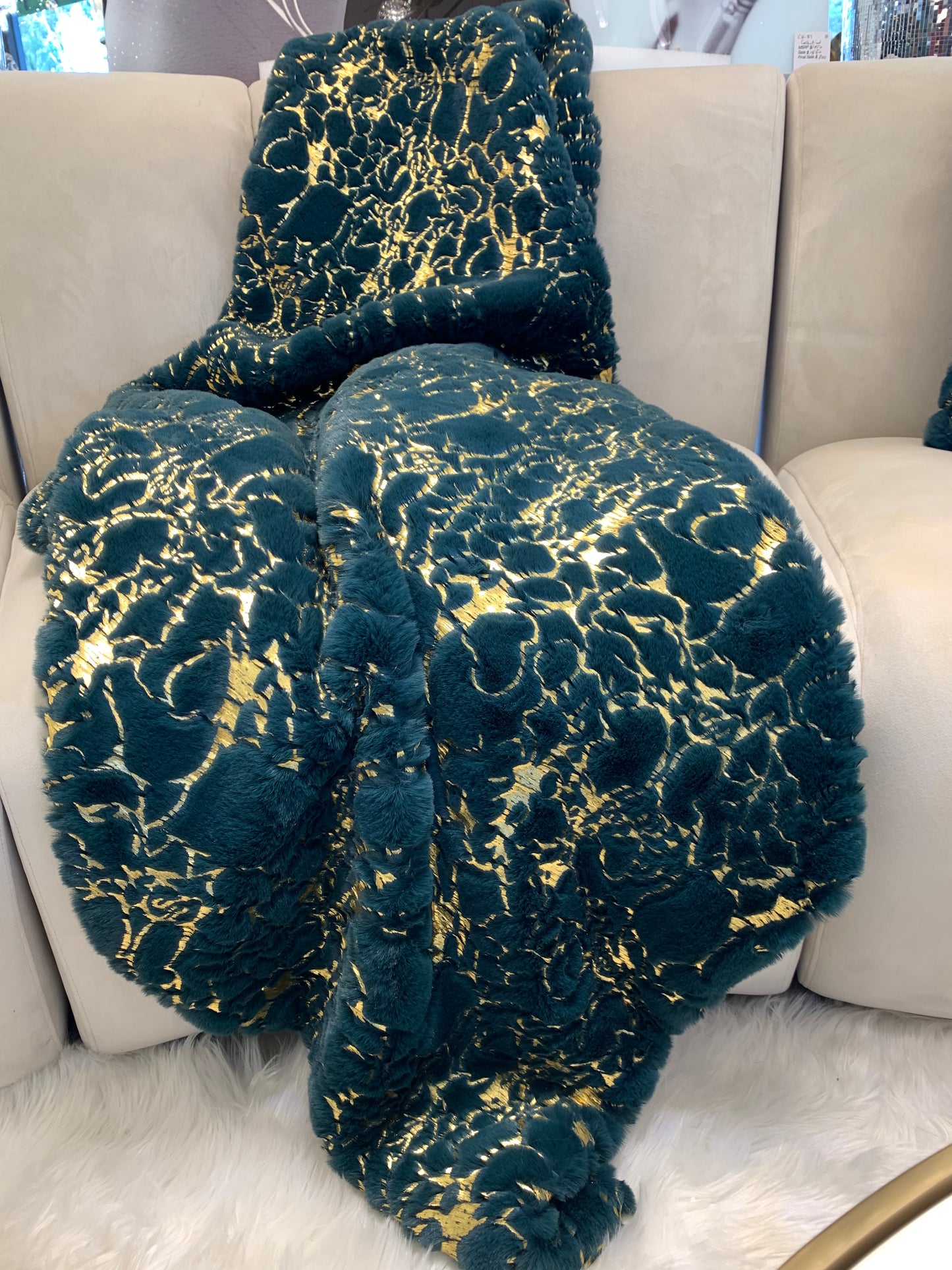 Golden Faux Fur Shine Cozy Shimmery Soft Fuzzy Blanket/ Coverlet/ Quilt/ Throw/ Bedspread/ Bedcover