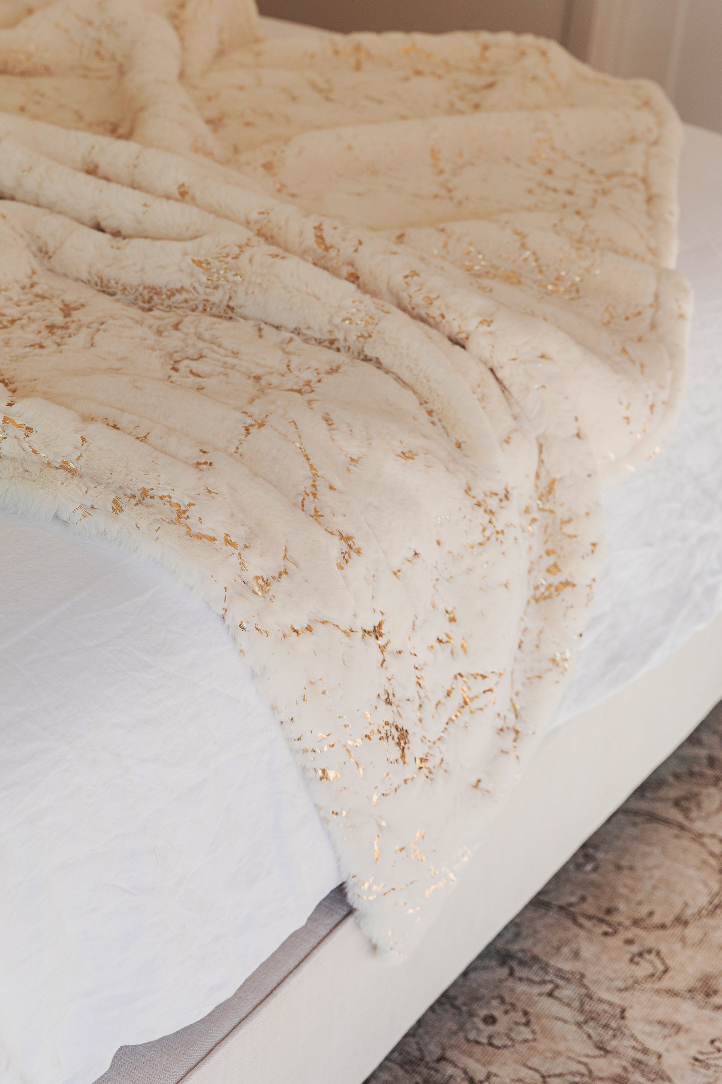 Golden Faux Fur Shine Cozy Shimmery Soft Fuzzy Blanket/ Coverlet/ Quilt/ Throw/ Bedspread/ Bedcover