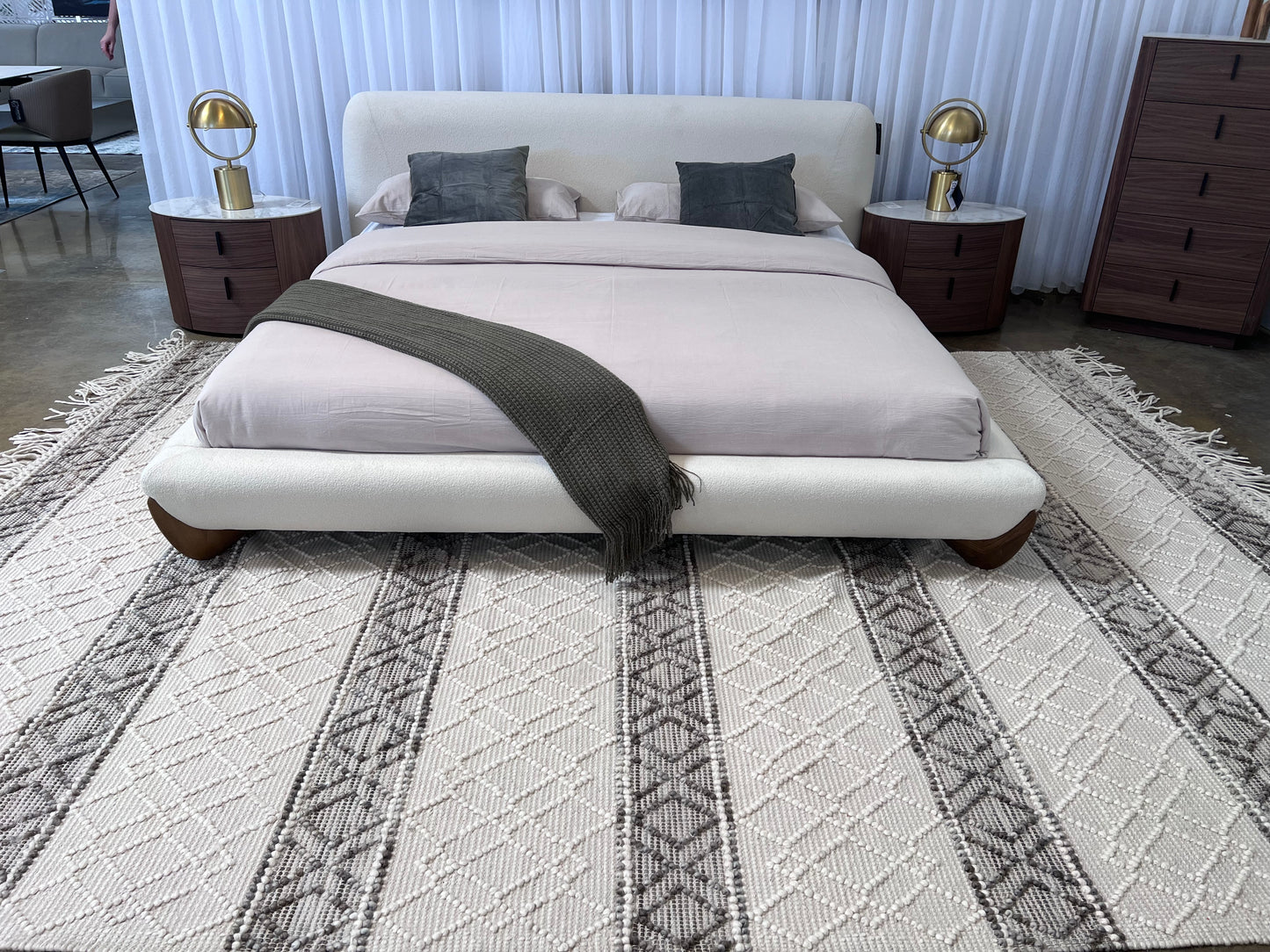 Hand Loom Bohemian Natural Wool With Fringe Rug