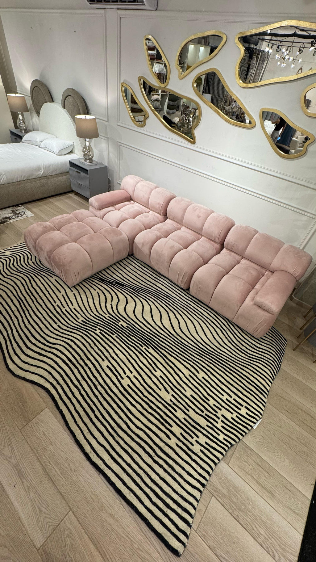 Beluga Tufted Design 55 Ivory Black