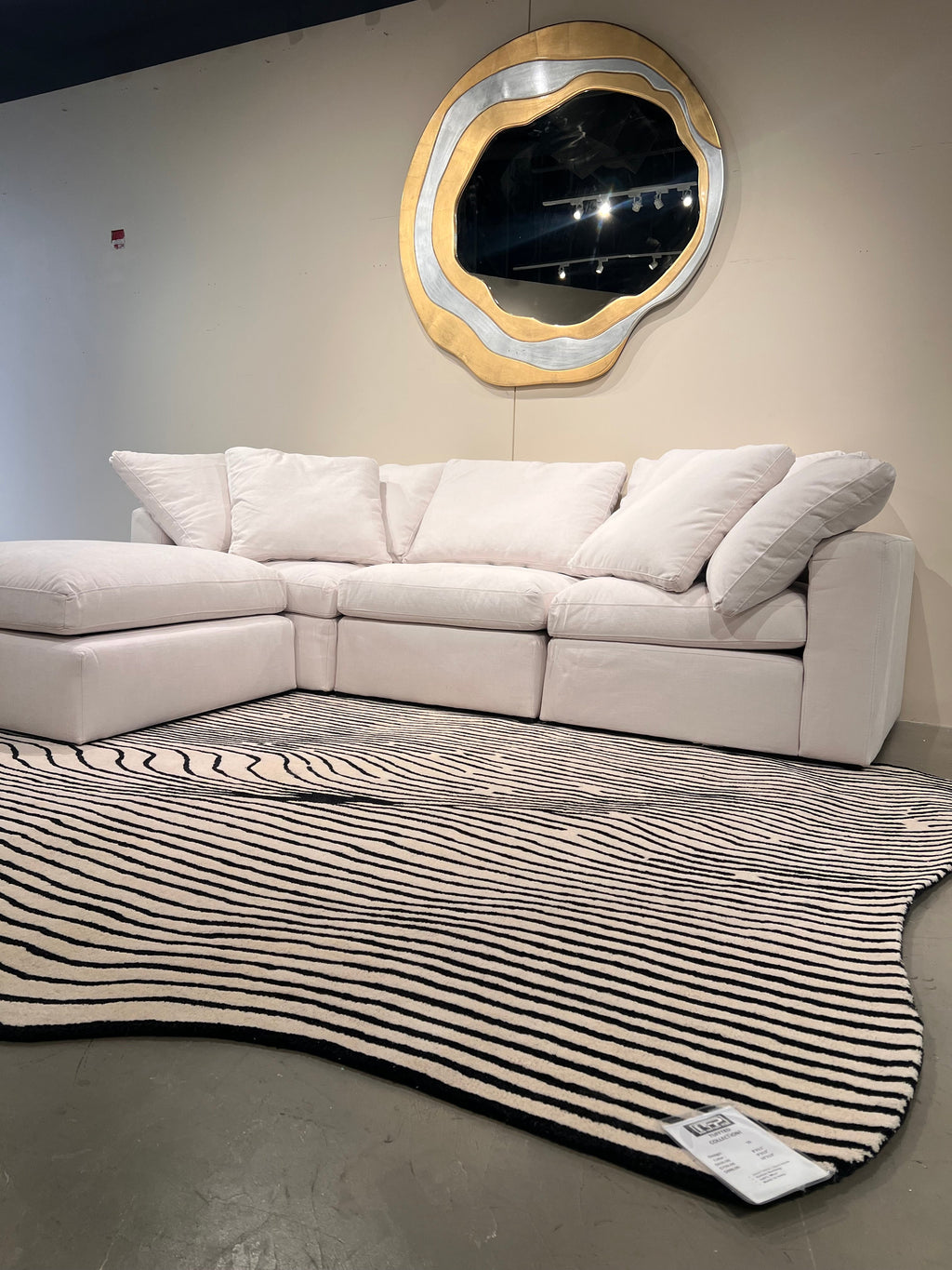 Beluga Tufted Design 55 Ivory Black