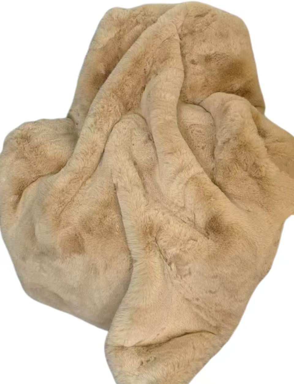 Luxe Beige Chinchilla Faux Fur Throw Blanket – Ultra-Soft Plush Bedspread