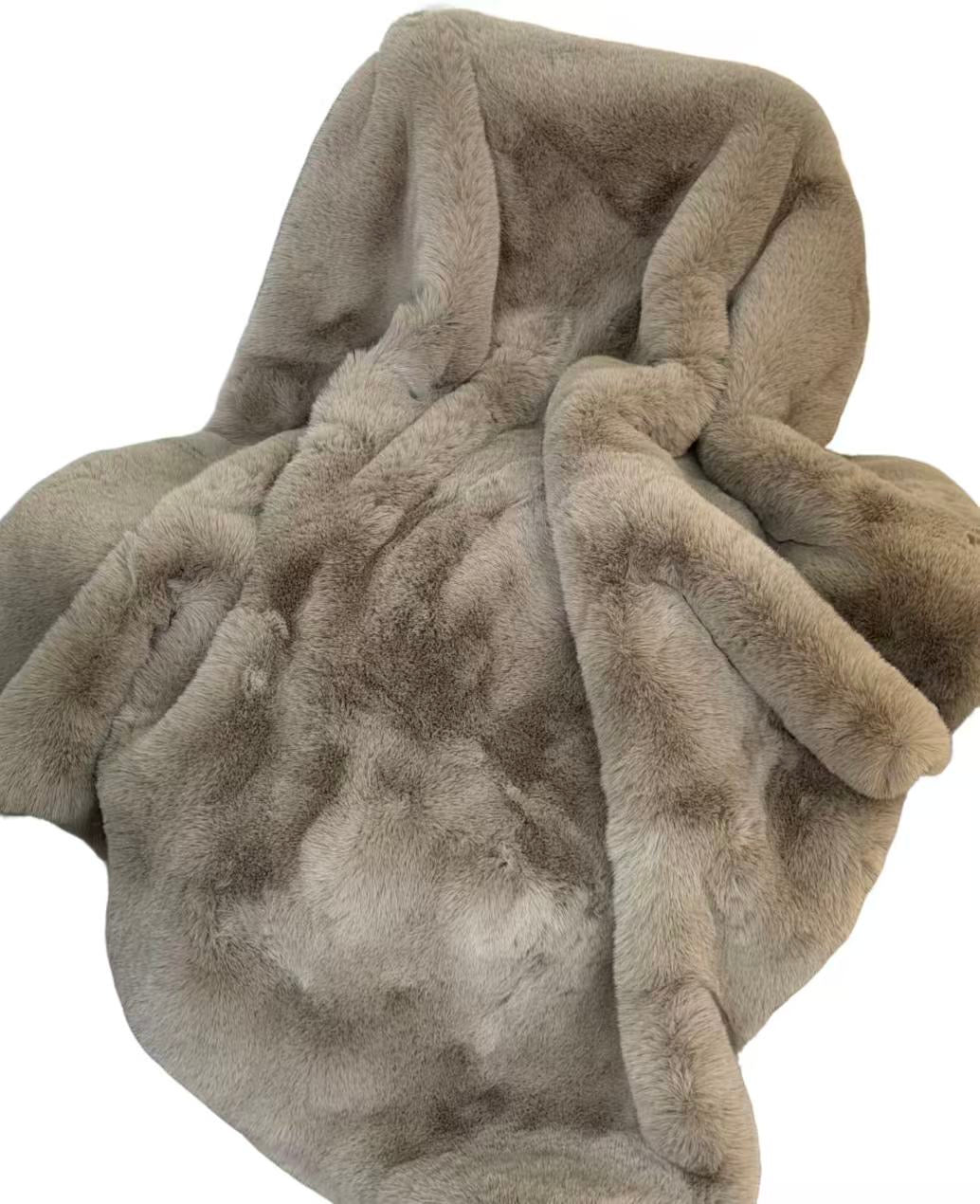 Luxe Cozy Mocha Chinchilla Faux Fur Throw Blanket – Ultra-Soft Plush Bedspread