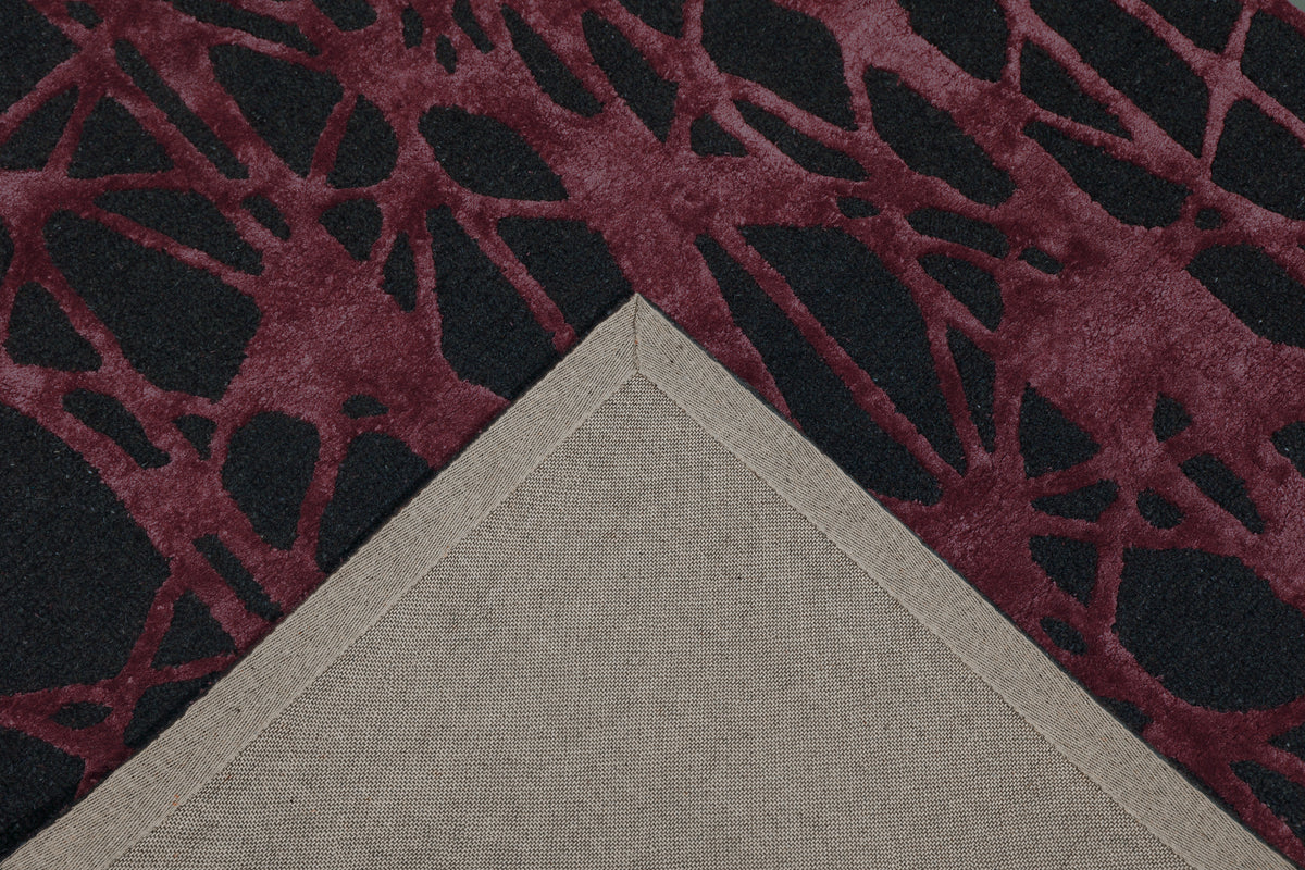 Hand-Tufted Bordeaux & Black Wool Rug | Beluga Bordeaux Lattice TF77