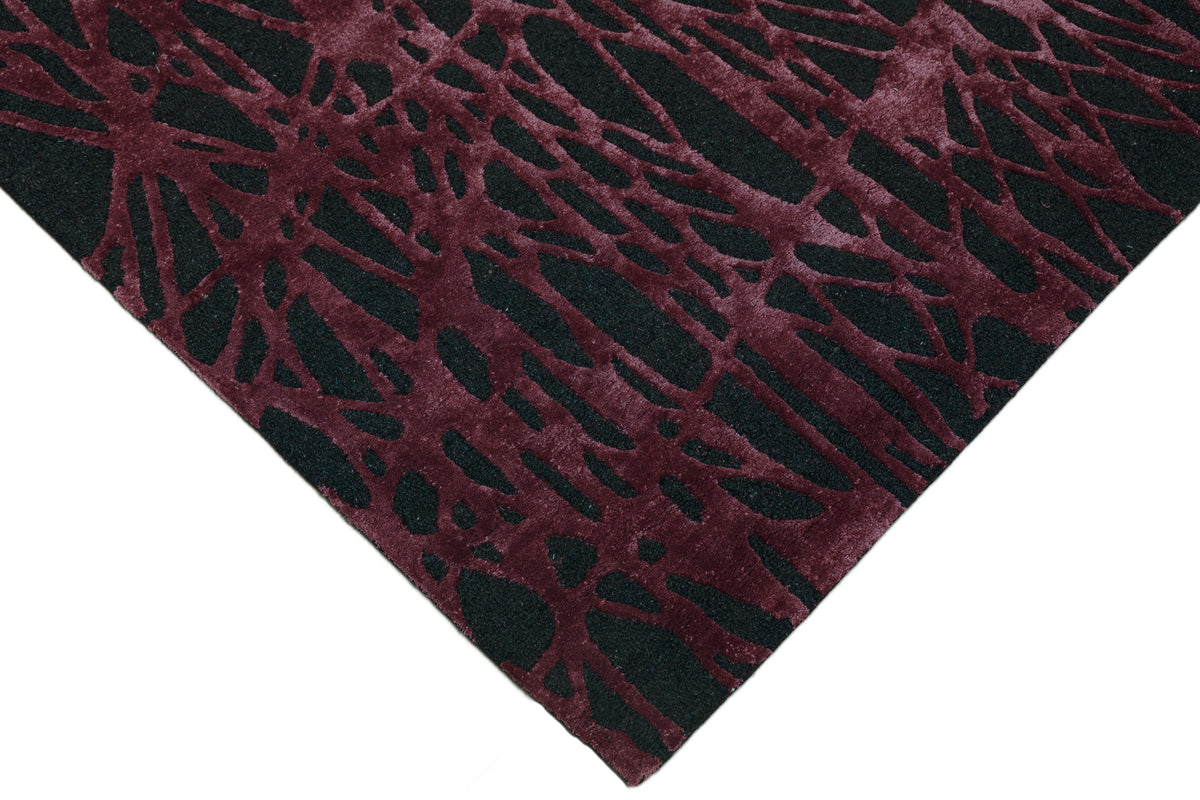 Hand-Tufted Bordeaux & Black Wool Rug | Beluga Bordeaux Lattice TF77