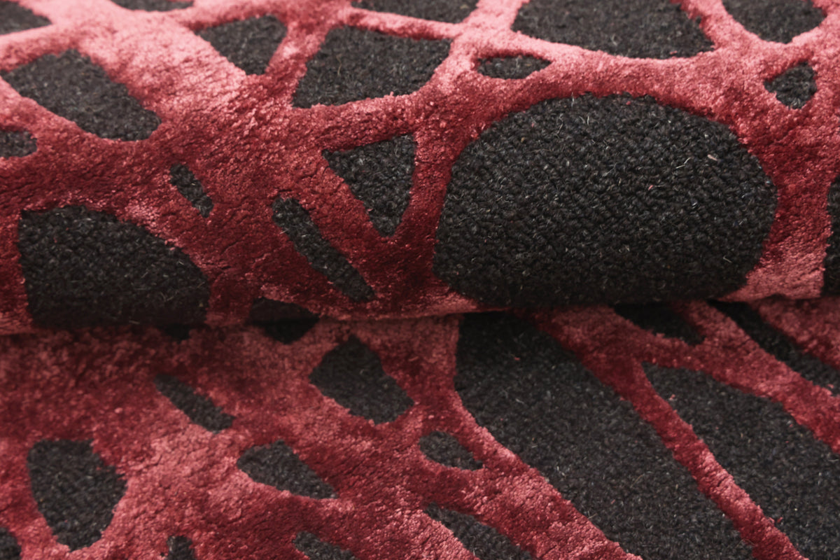 Hand-Tufted Bordeaux & Black Round Rug | Beluga Bordeaux Lattice TF77