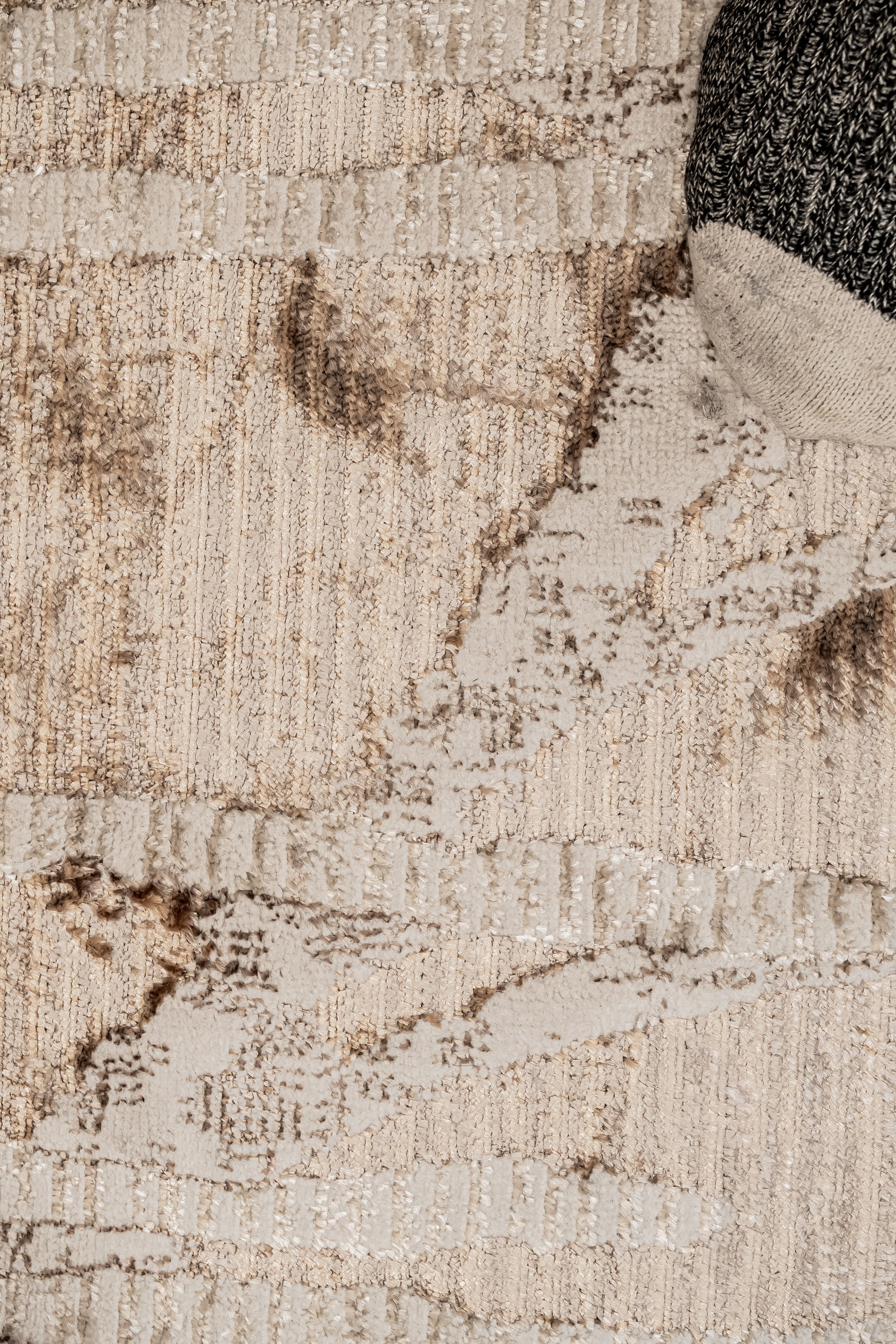 Cream Rug with Subtle Bronze Abstract Design in Viscose Finish - KAI 209