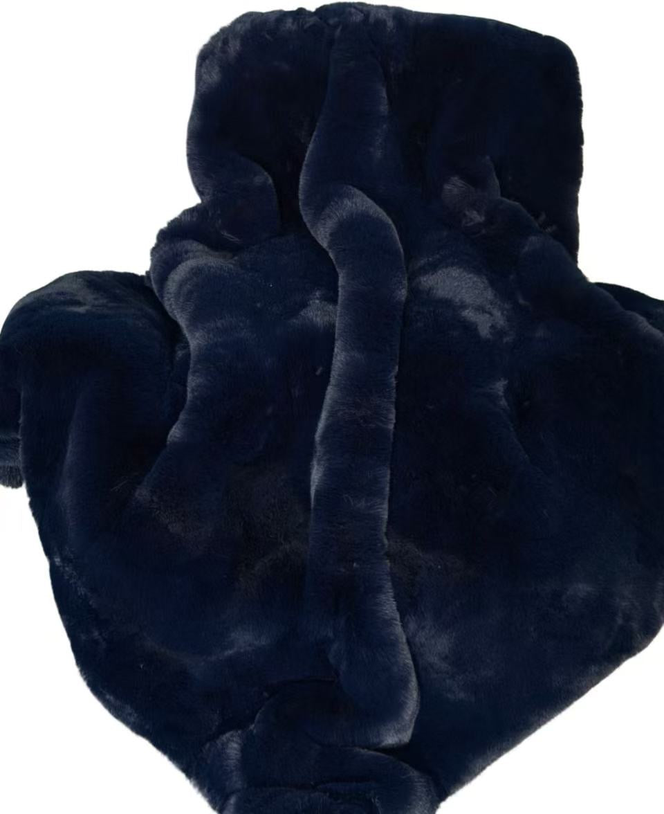 Luxe Dark Indigo Chinchilla Faux Fur Throw Blanket – Ultra-Soft Plush Warmth