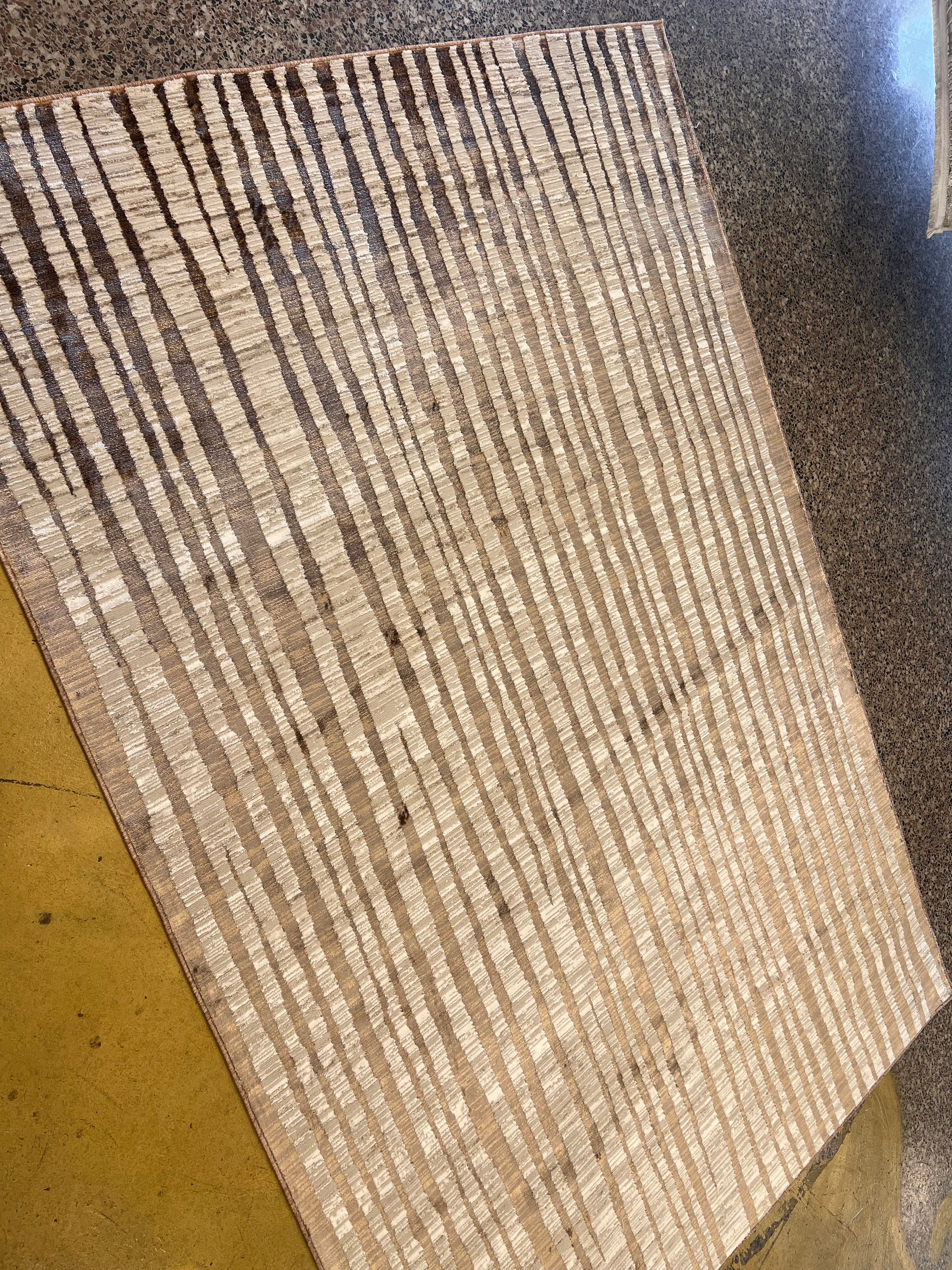 Abstract Striped Viscose Rug – Cream with Two-Tone Bronze Accents - KAI 210