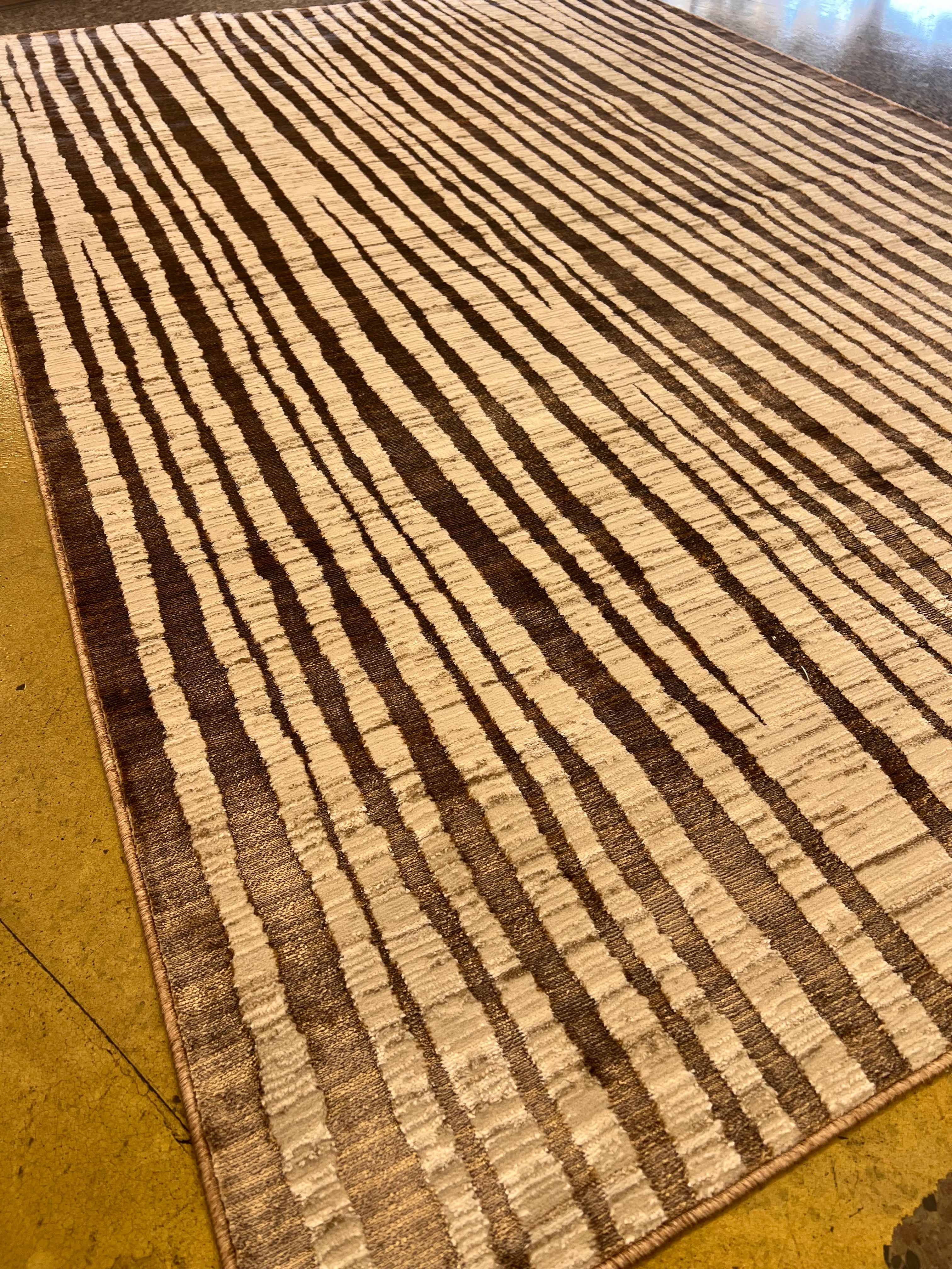 Abstract Striped Viscose Rug – Cream with Two-Tone Bronze Accents - KAI 210