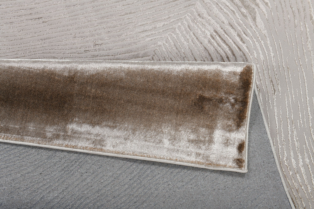 Soft-Touch Brown and Beige Rug with Metallic Copper Contrast Design - Z406A (POL816)