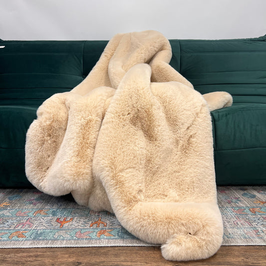 Luxe Beige Chinchilla Faux Fur Throw Blanket – Ultra-Soft Plush Bedspread