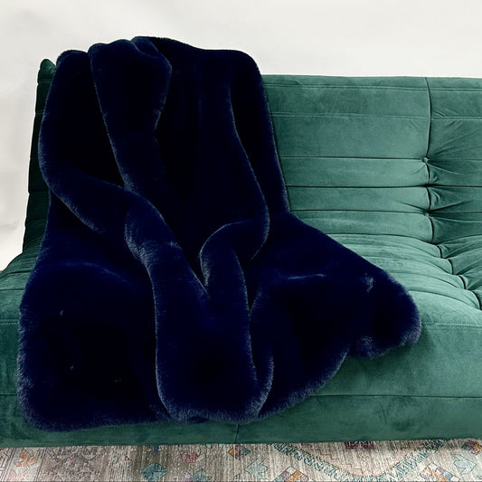 Luxe Dark Indigo Chinchilla Faux Fur Throw Blanket – Ultra-Soft Plush Warmth