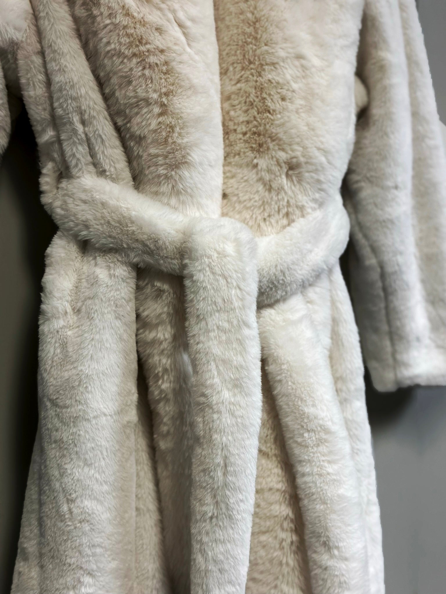 Faux Fur Luxury Long Sleeve Robe