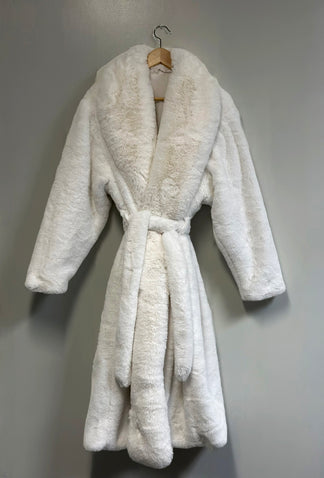 Faux Fur Luxury Long Sleeve Robe / Coat Off White – Makymo