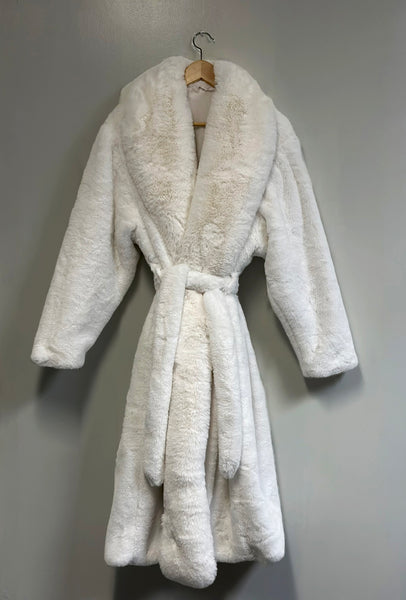 Faux Fur Luxury Long Sleeve Robe – Makymo