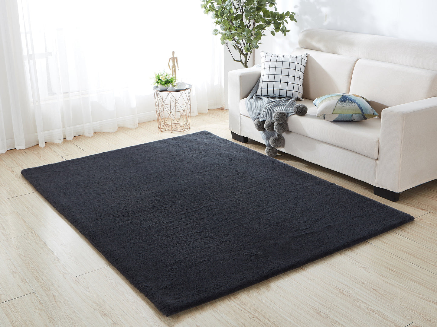 Machine-Made Faux Fur Rug