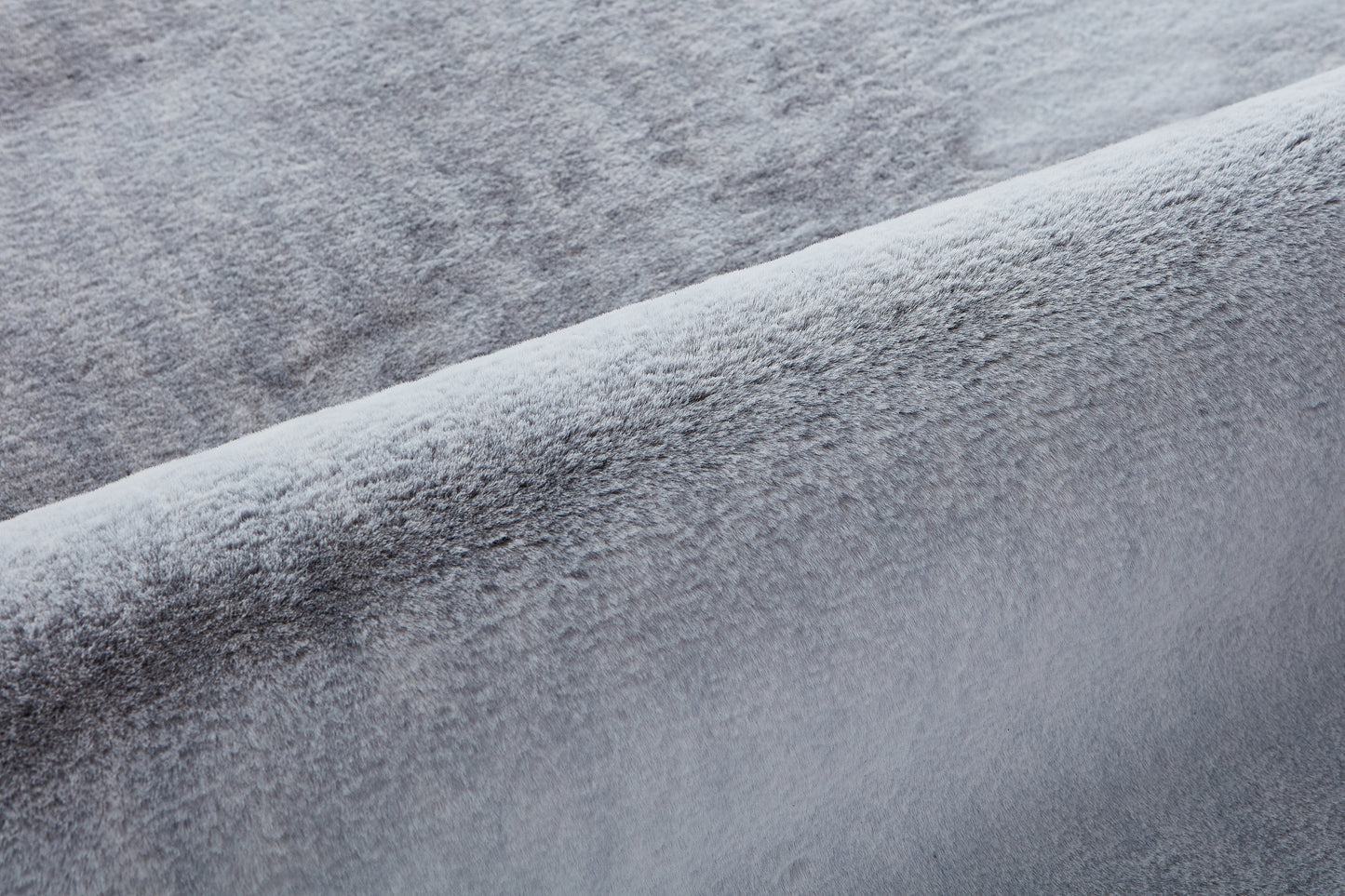 Machine-Made Faux Fur Rug