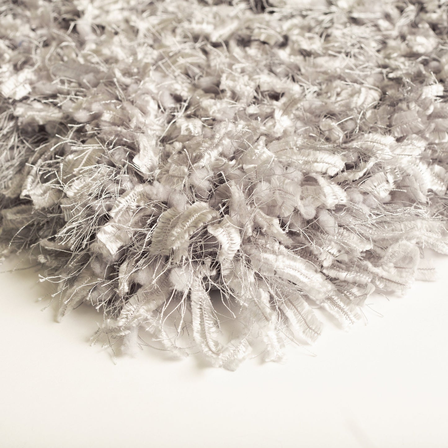 Crystal Shine Shag Plush Fluffy Ribbon Area Rug/ Carpet White