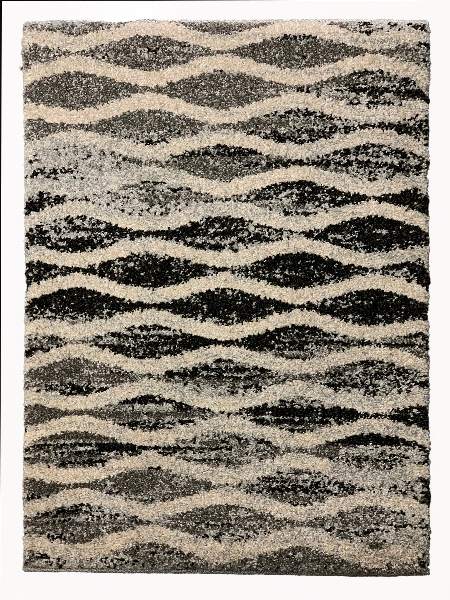 Plush Gray Tone Curve Design Area Rug/ Area Rug