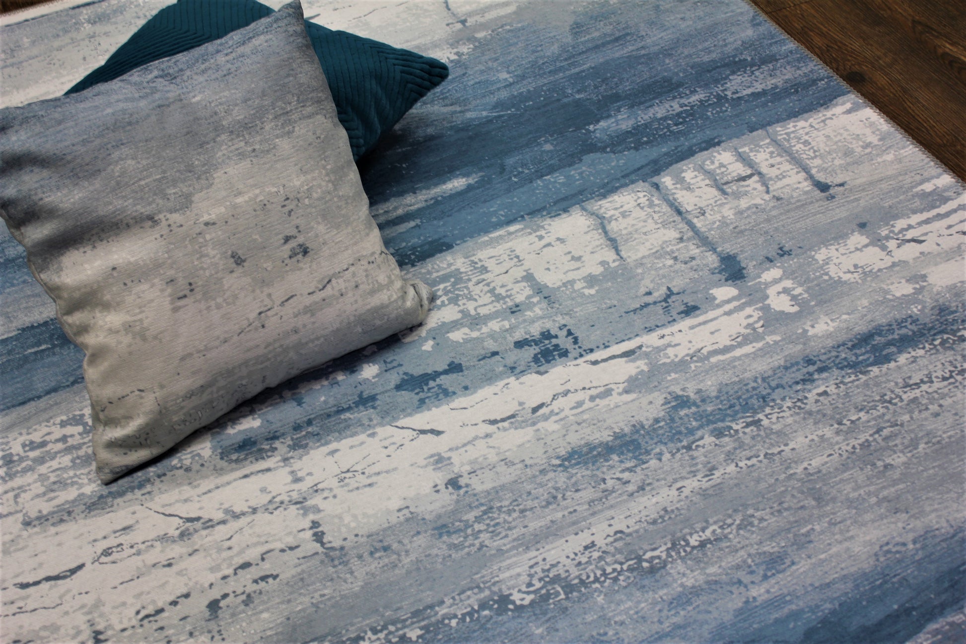 Blue Meadow Comfort Print Art Design Area Rug/ Carpet