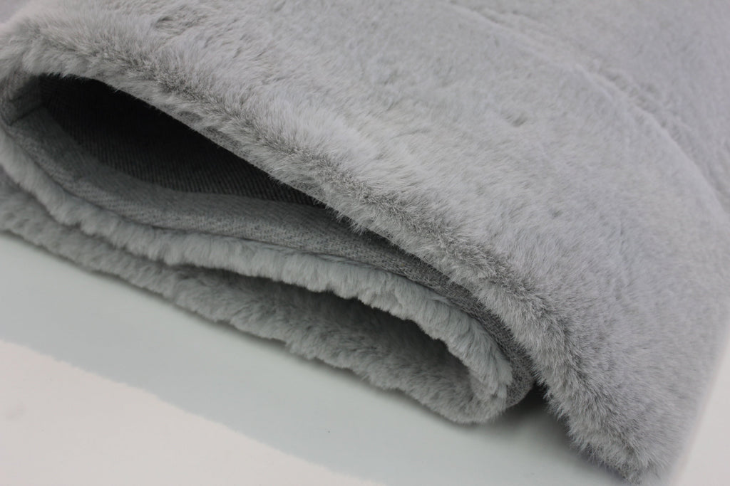 Machine-Made Faux Fur Rug